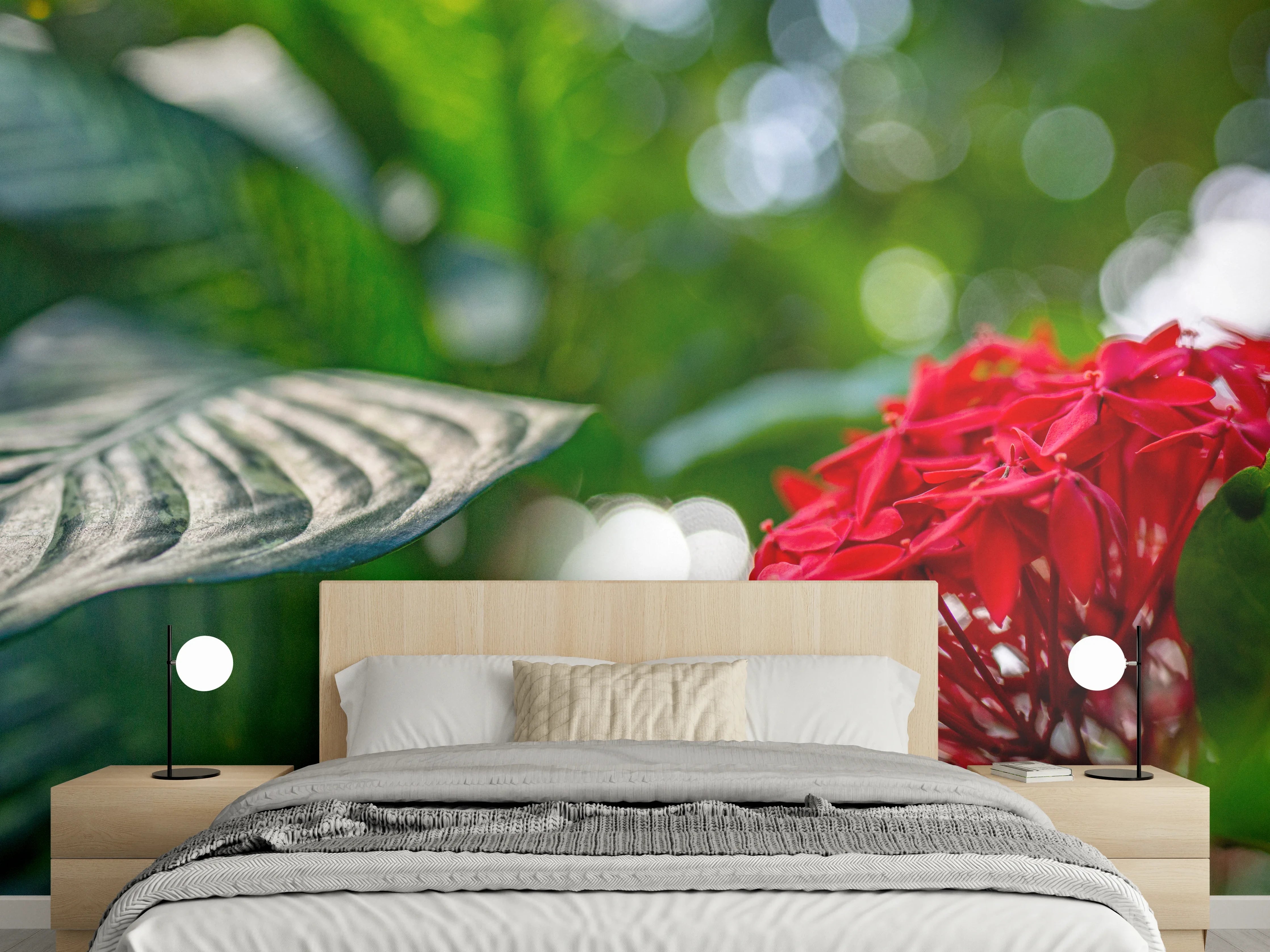 Wandverkleidung Schlafzimmer - Exotische rote Blüte im Dschungel