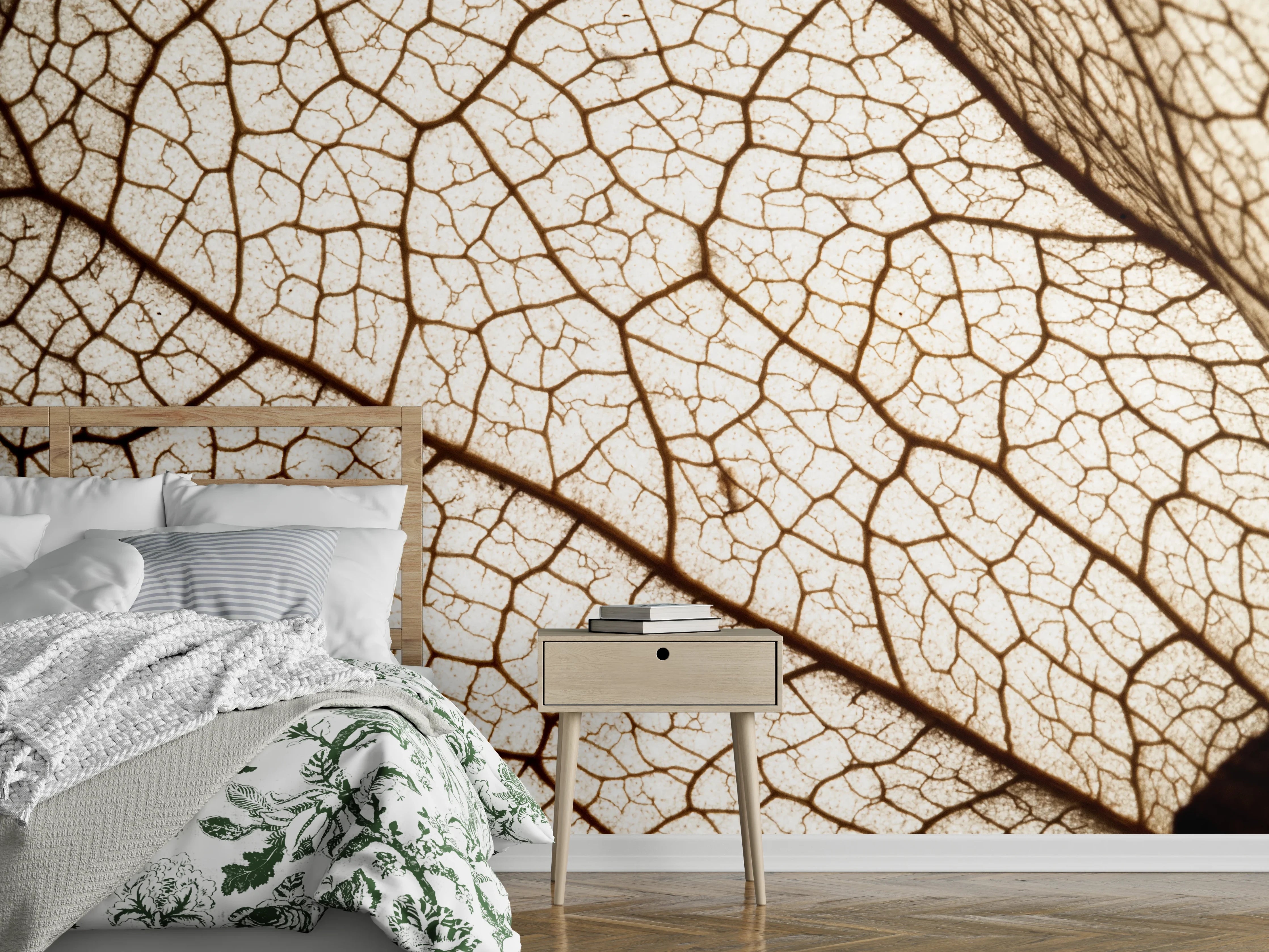 Wandverkleidung Schlafzimmer - Filigranes Blattmuster in Beige und Braun