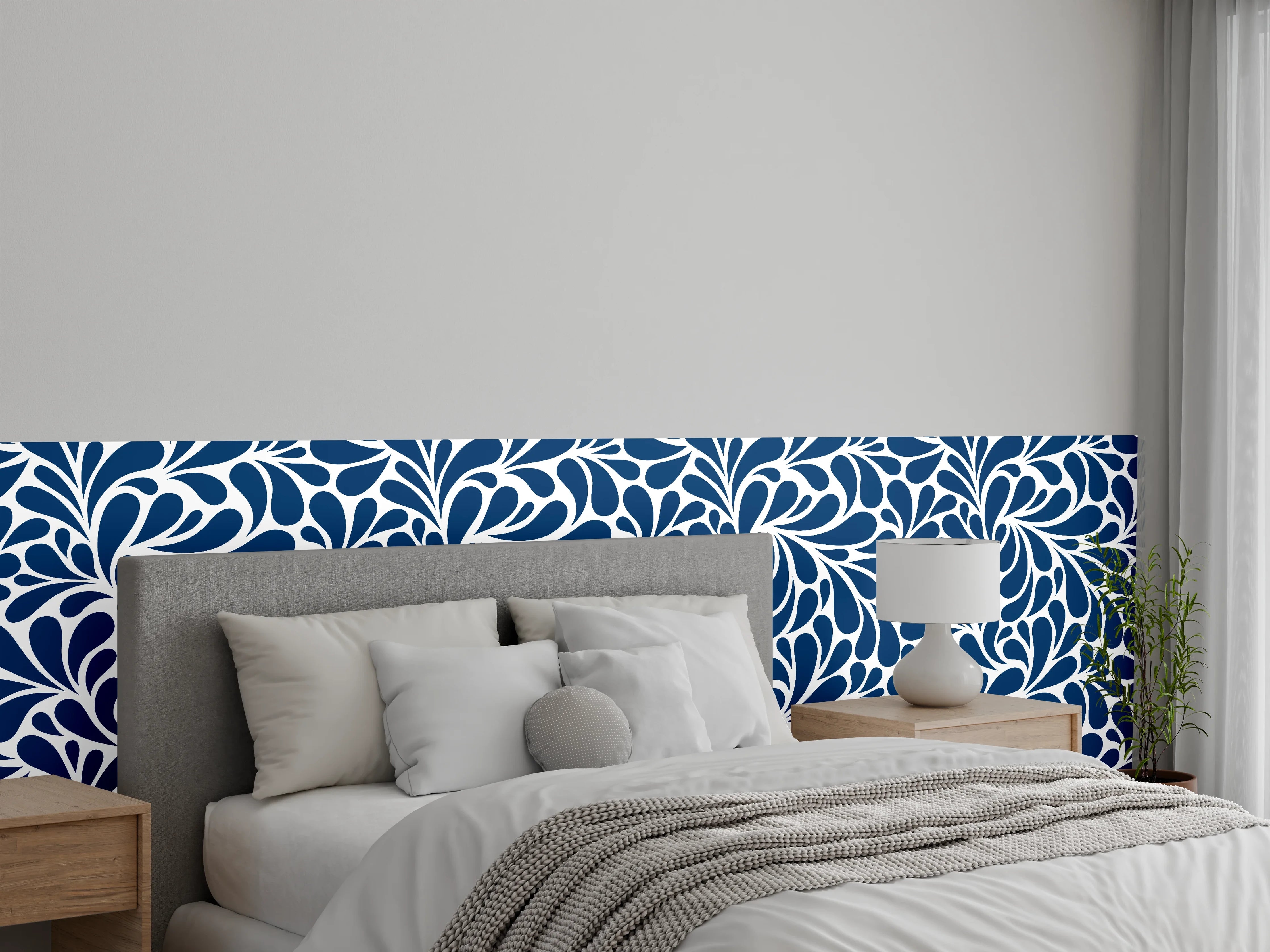 Wandverkleidung Schlafzimmer - Florales Wellenmuster in Dunkelblau-Weiß