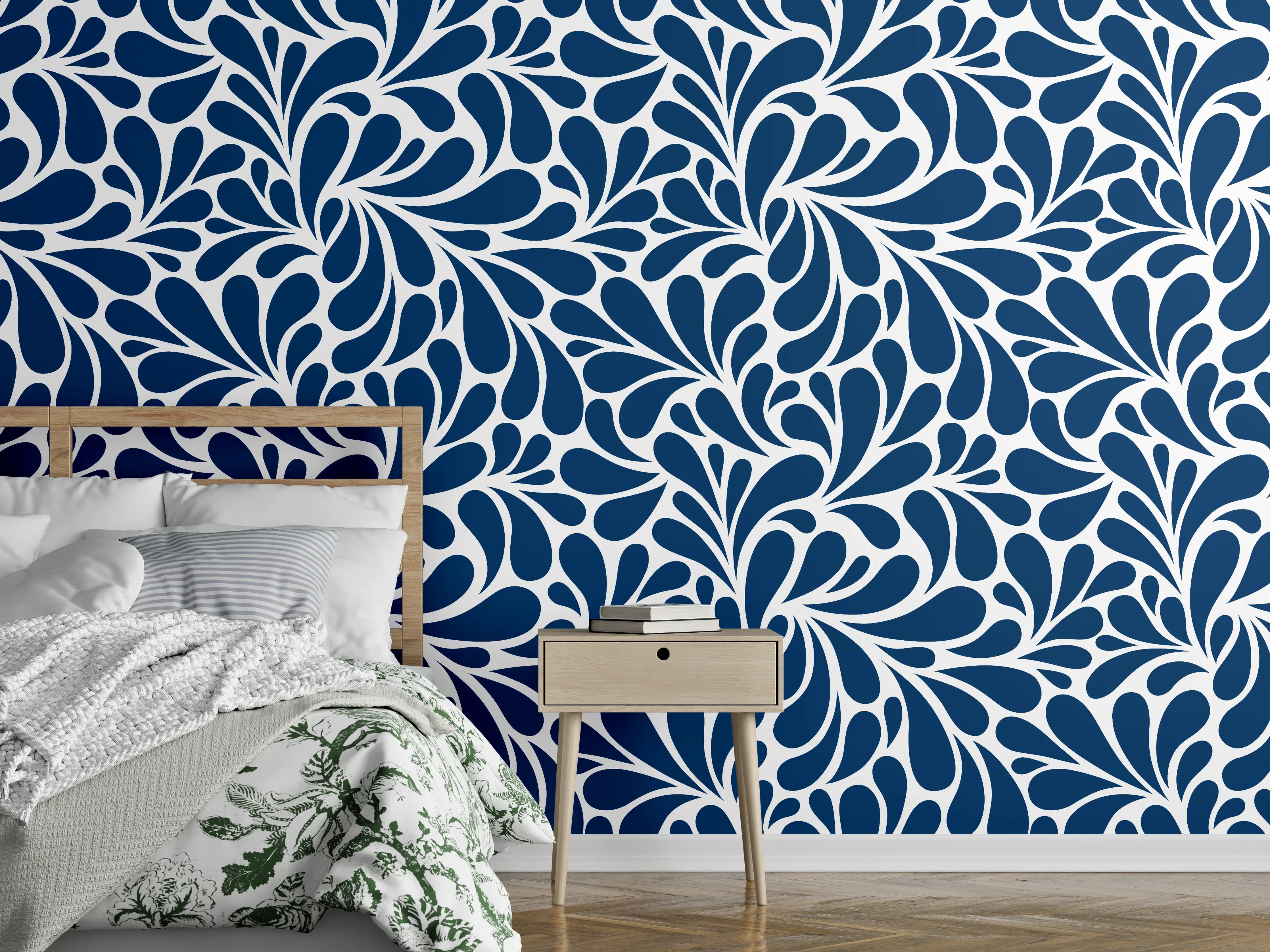 Wandverkleidung Schlafzimmer - Florales Wellenmuster in Dunkelblau-Weiß
