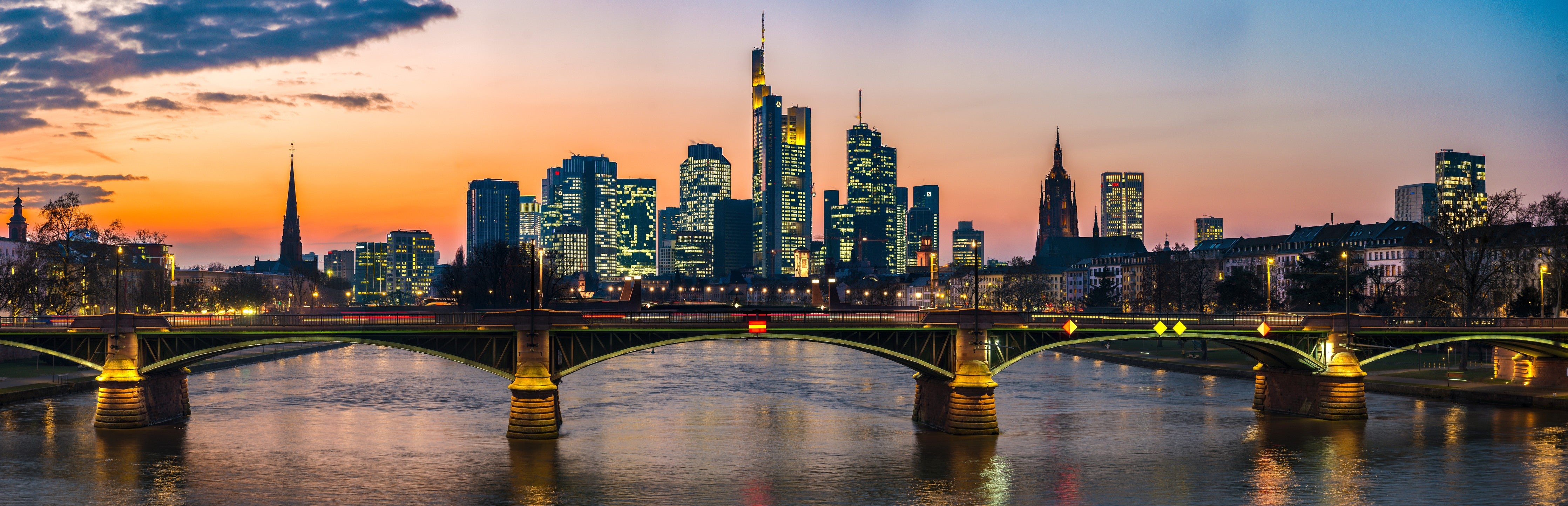Wandverkleidung Schlafzimmer-Frankfurt Skyline Sonnenuntergang