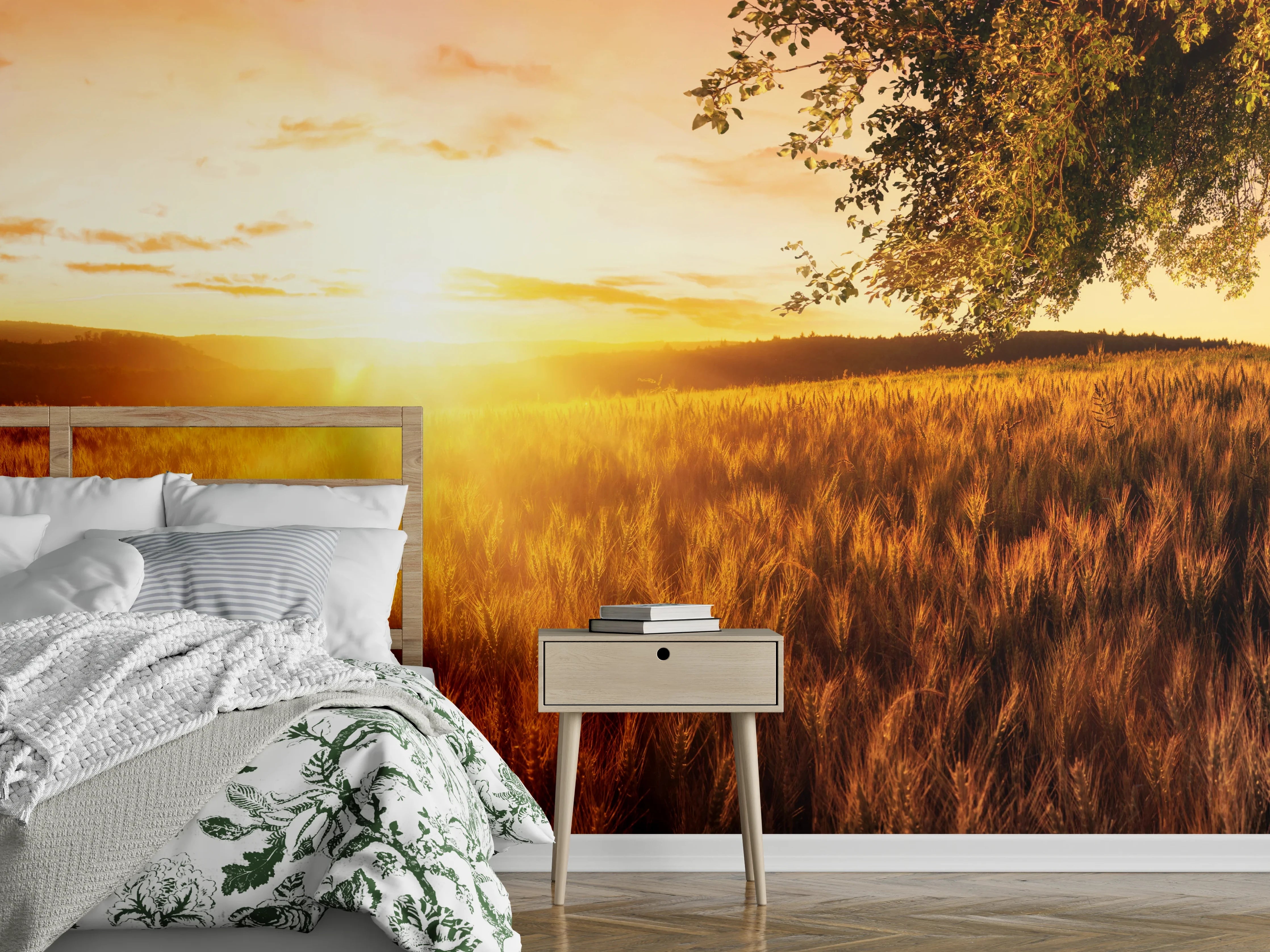 Wandverkleidung Schlafzimmer - Goldenes Sonnenuntergangsfeld mit Baum