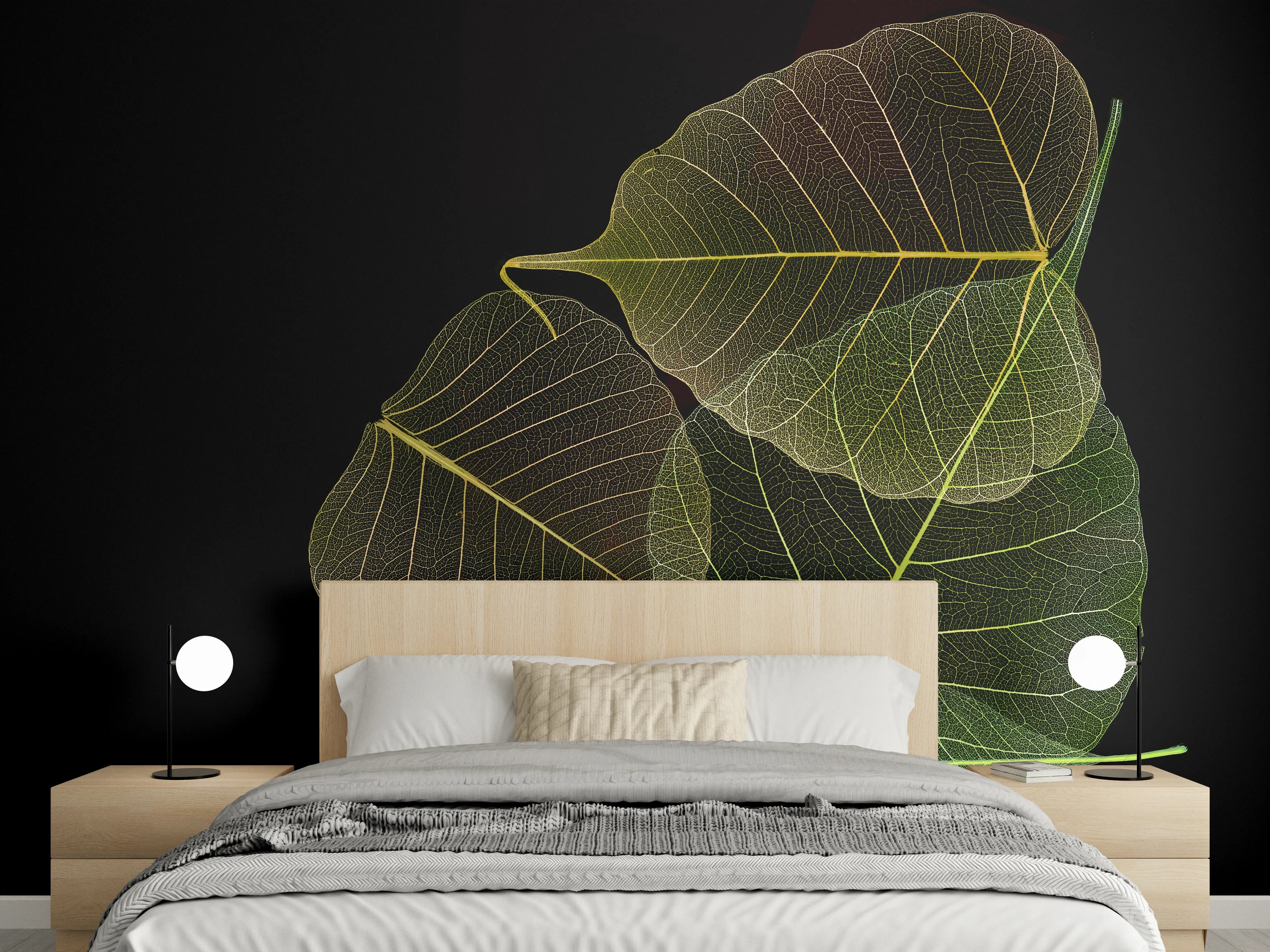 Wandverkleidung Schlafzimmer - Graue Blätter auf dunklem Grund