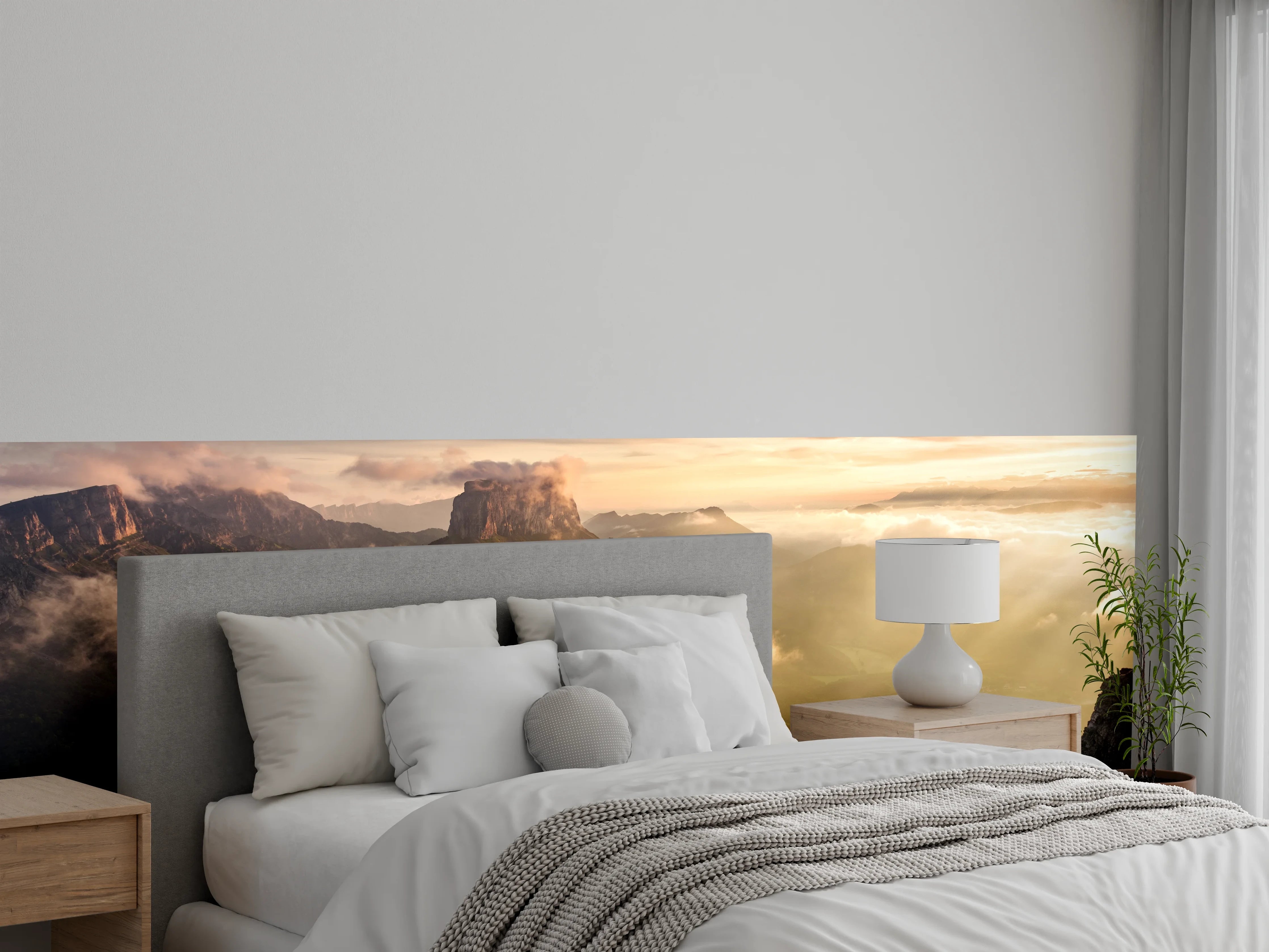 Wandverkleidung Schlafzimmer - Grauschimmer im Abendlicht der Berge