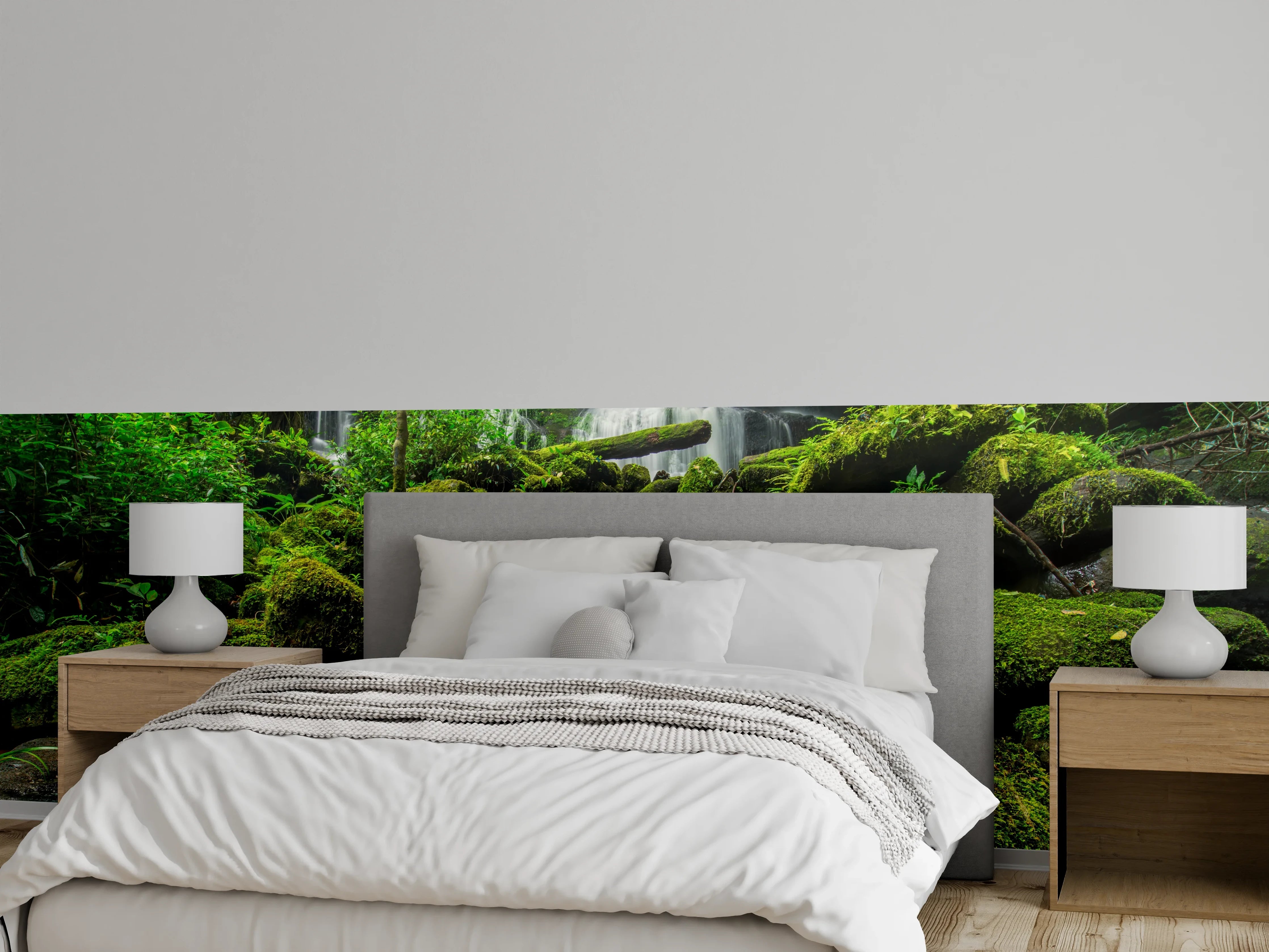 Wandverkleidung Schlafzimmer - Grauschimmernder Wasserfall im weißen Dschungel