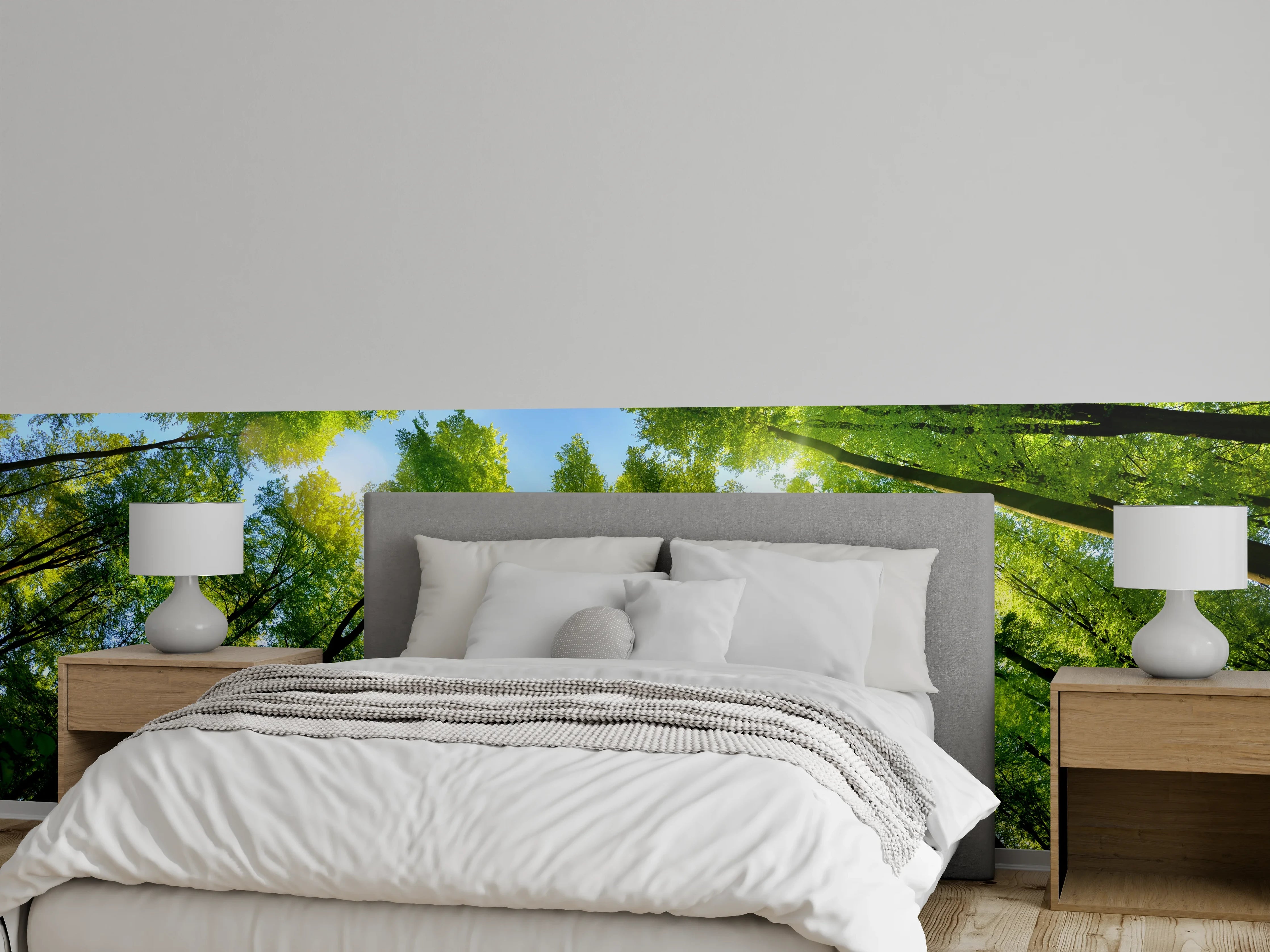Wandverkleidung Schlafzimmer - Grüner Waldblick mit Sonnenstrahlen