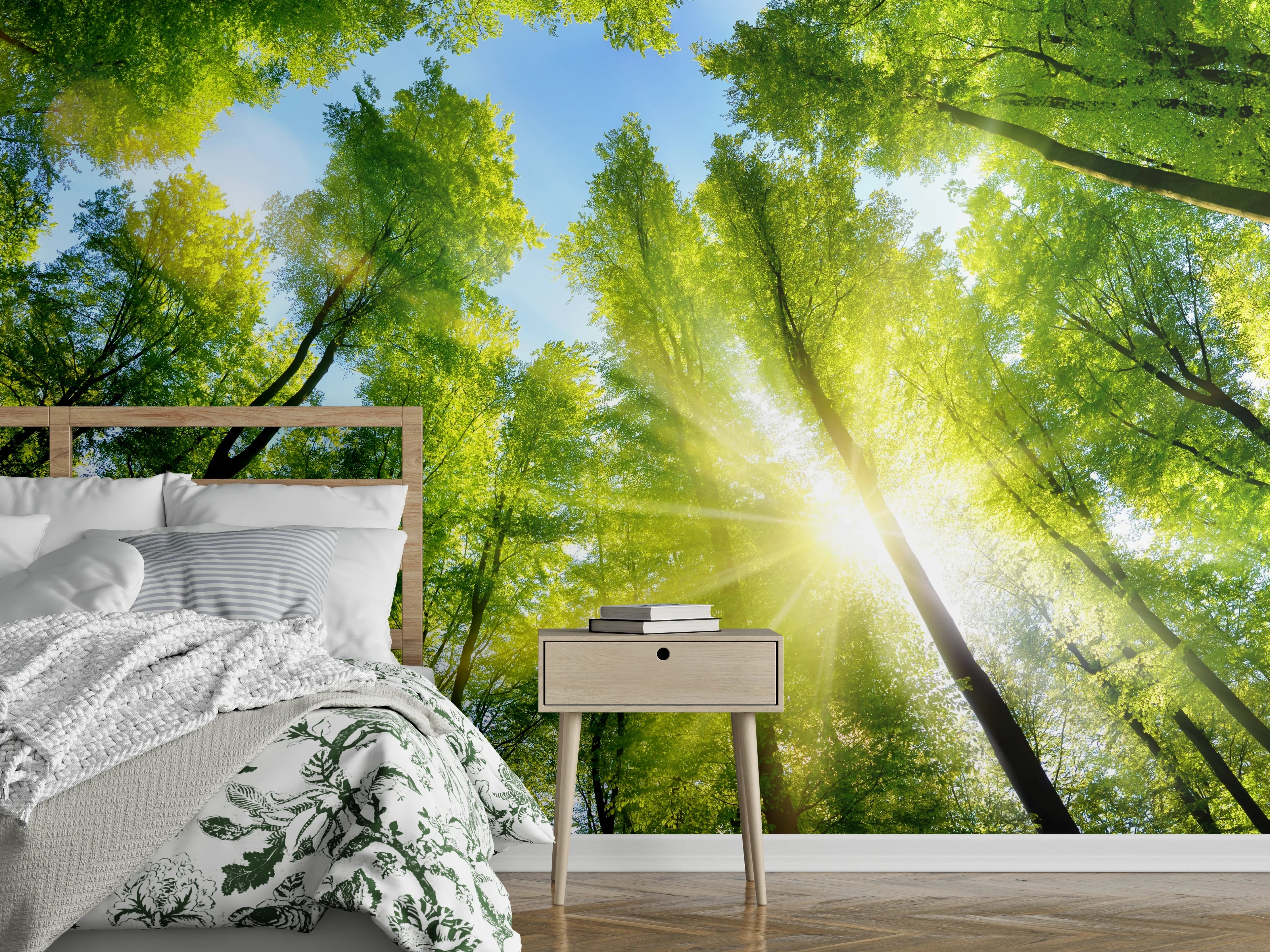 Wandverkleidung Schlafzimmer - Grüner Waldblick mit Sonnenstrahlen