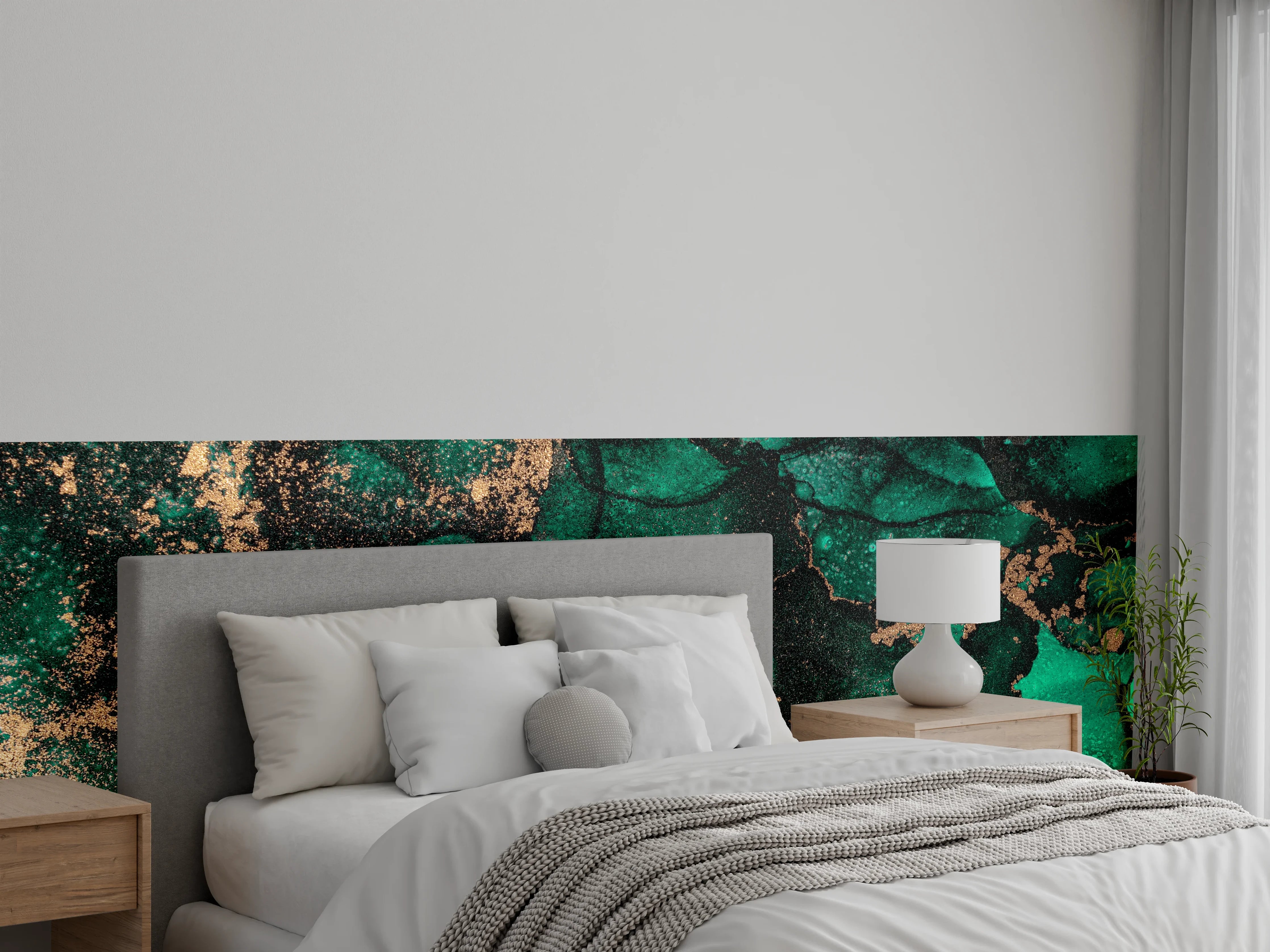 Wandverkleidung Schlafzimmer - Grünes Marmor-Design mit goldenen Akzenten
