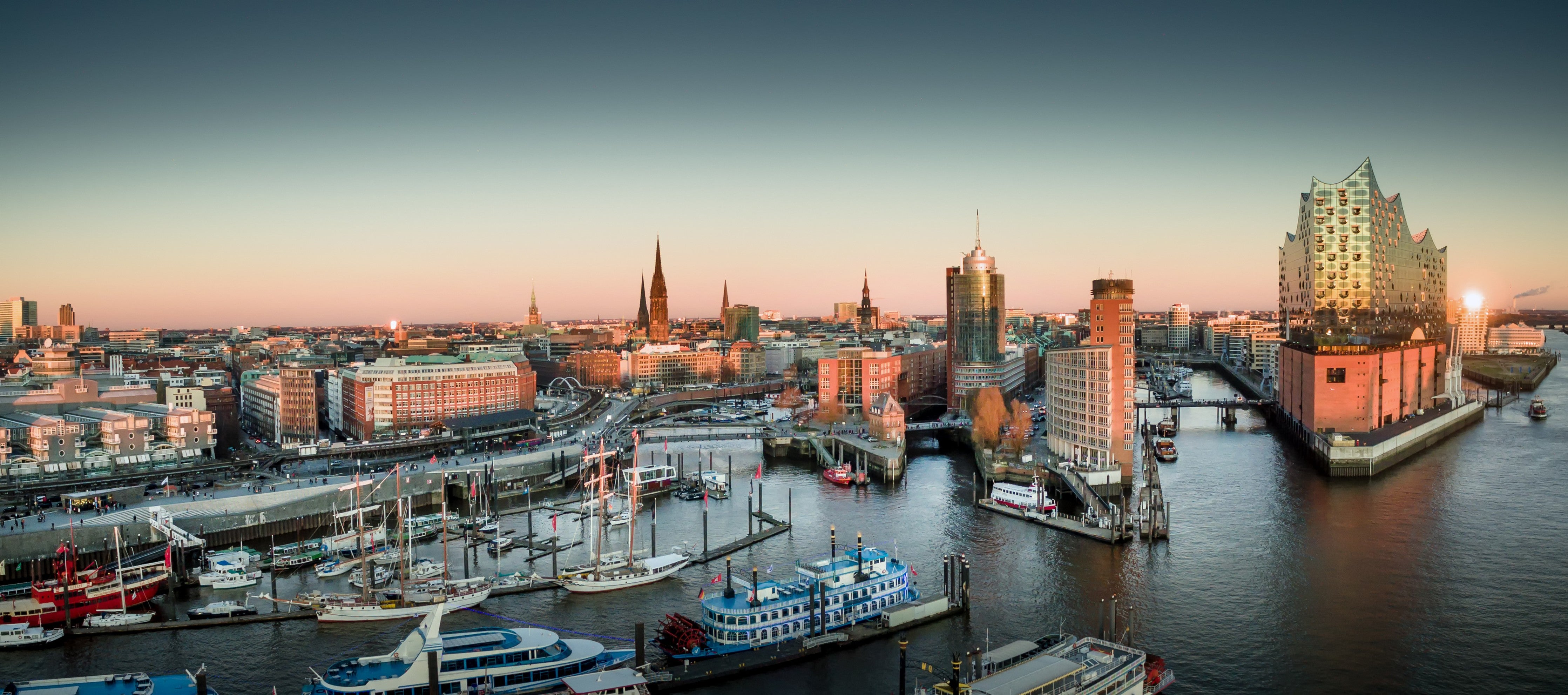 Wandverkleidung Schlafzimmer-Hamburg Skyline Panorama bei Sonnenuntergang
