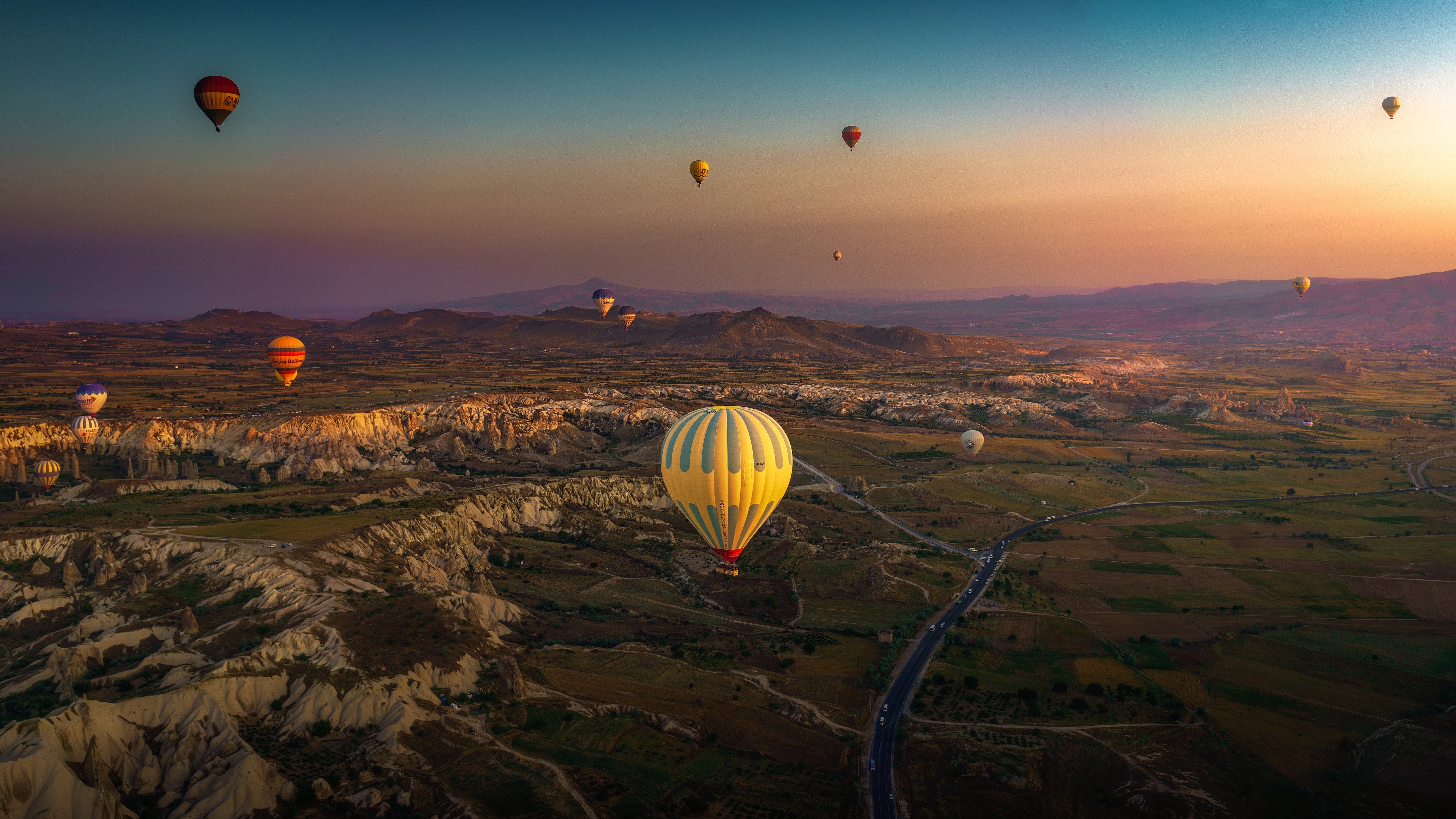 Wandverkleidung Schlafzimmer-Heißluftballons über Kappadokien Landschaft