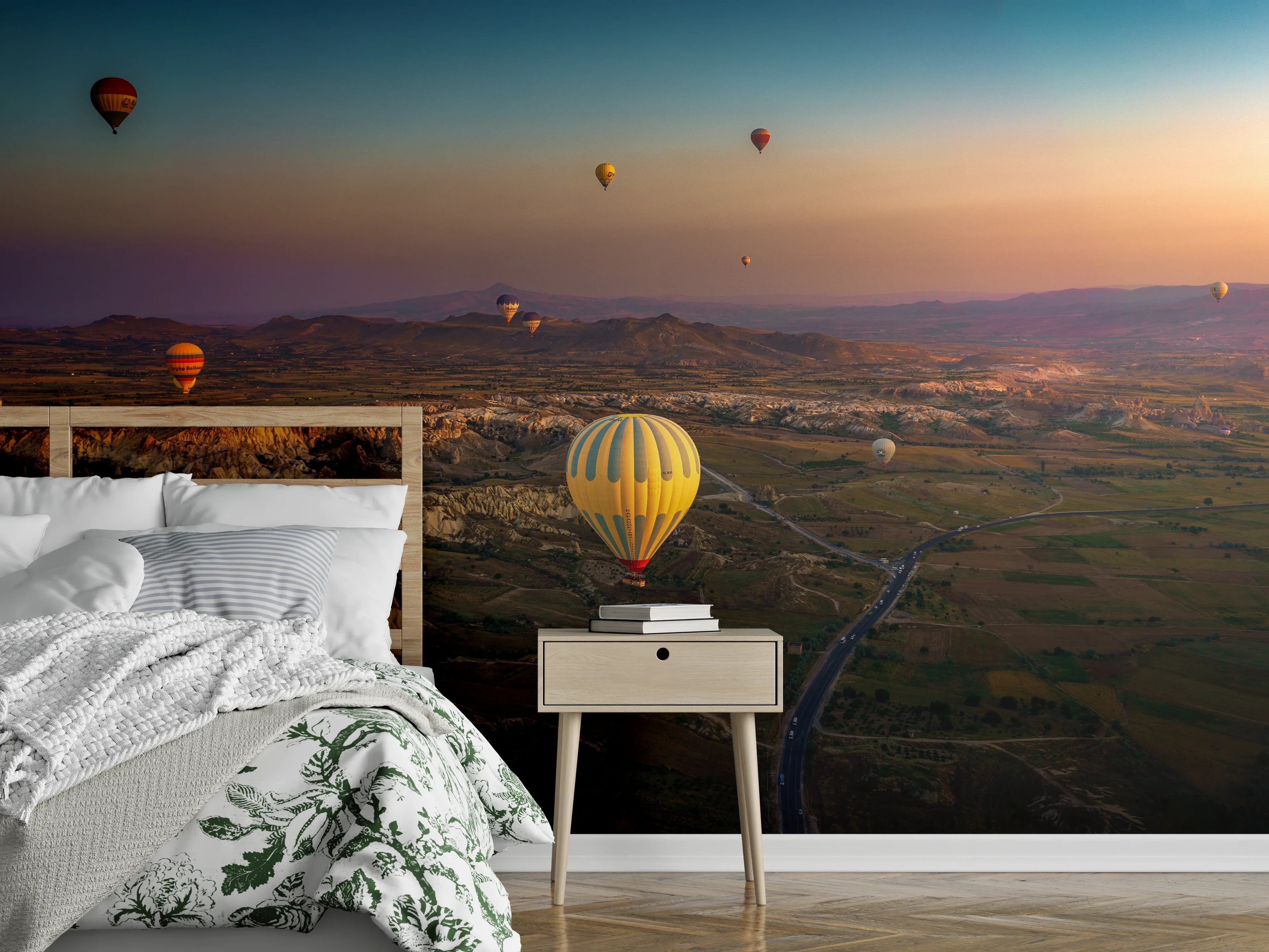 Wandverkleidung Schlafzimmer - Heißluftballons über Kappadokien Landschaft