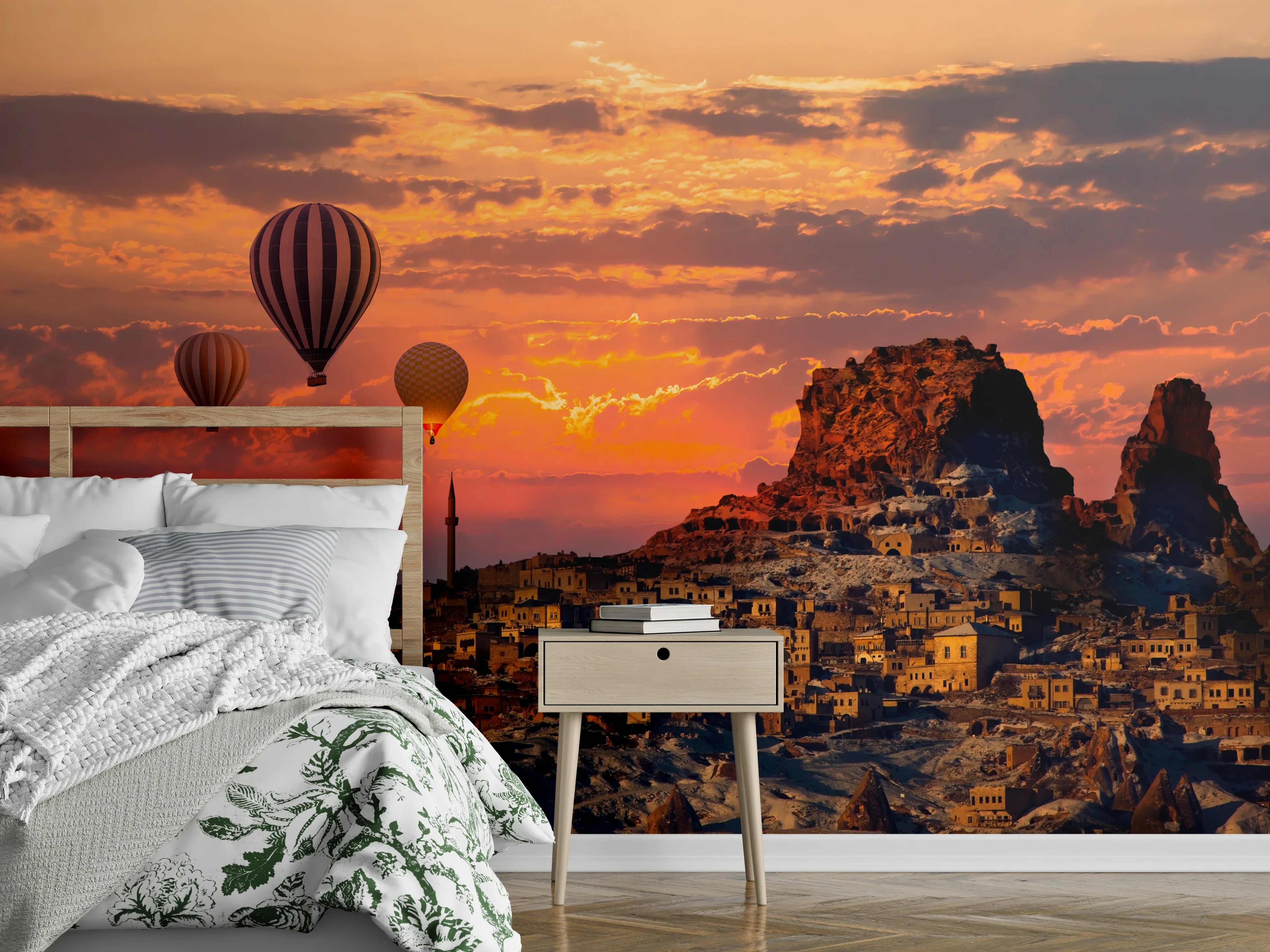 Wandverkleidung Schlafzimmer - Heißluftballons über Kappadokien bei Sonnenuntergang