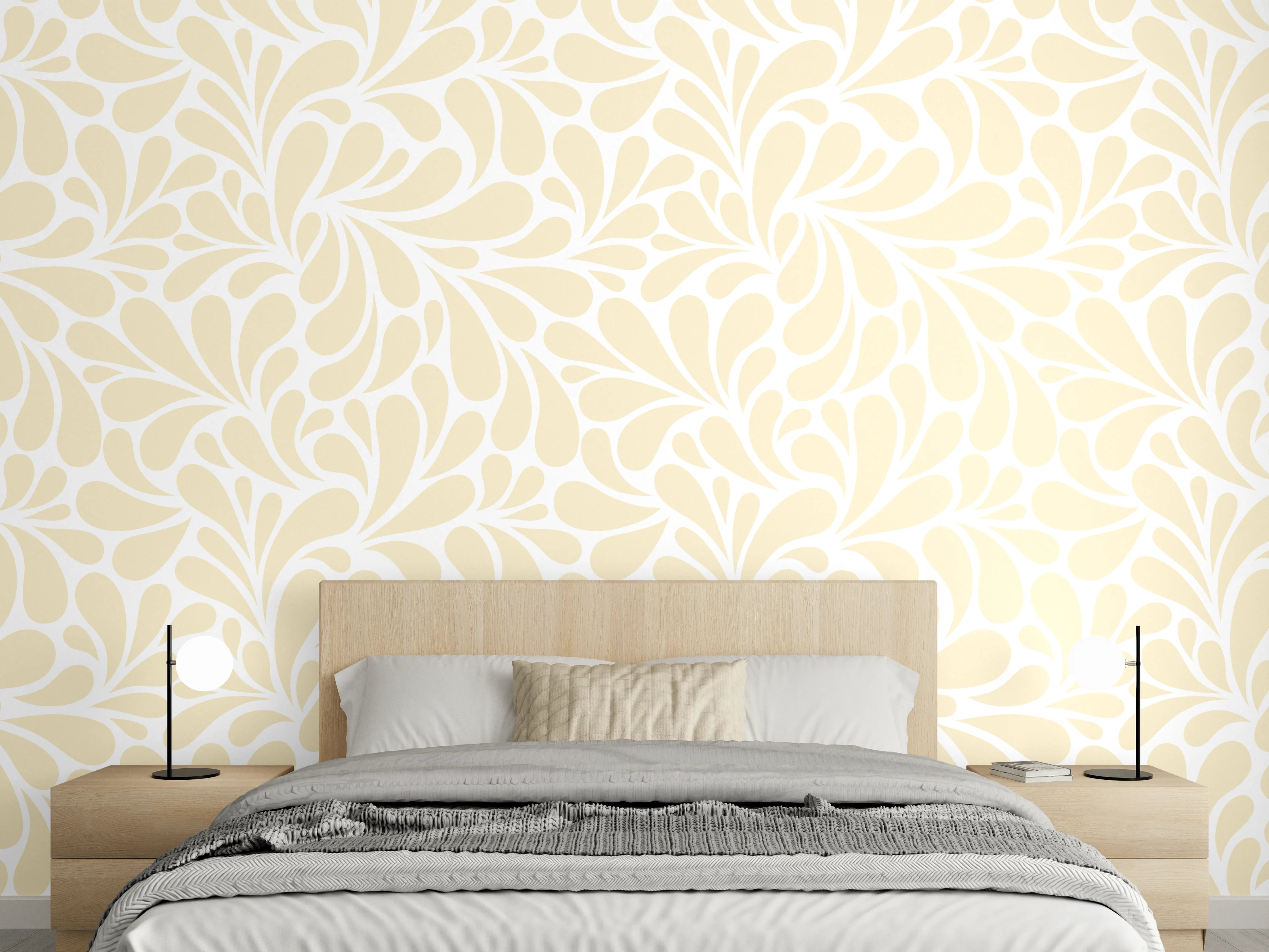Wandverkleidung Schlafzimmer - Helles Blumenmuster in Creme und Weiß