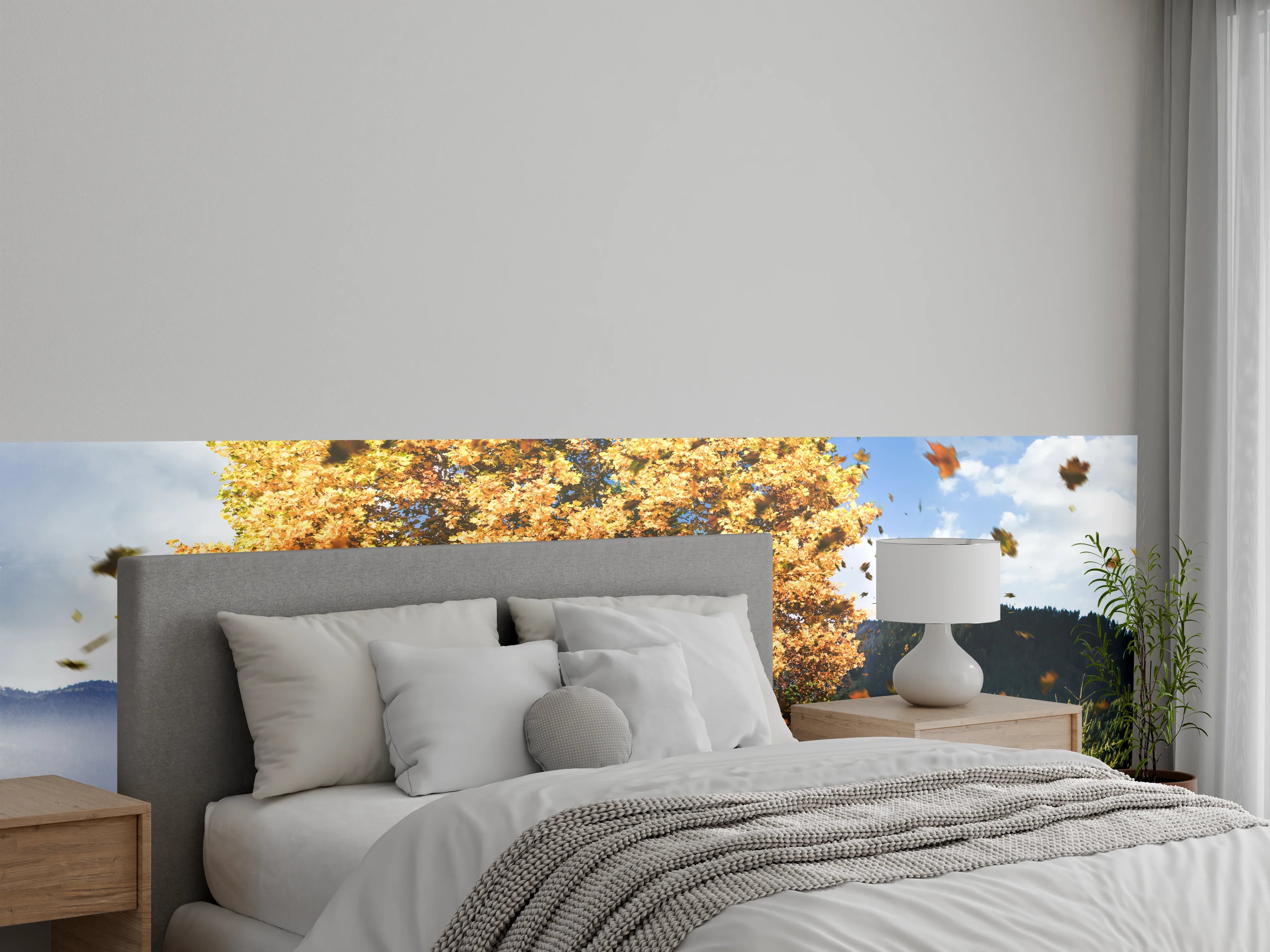 Wandverkleidung Schlafzimmer - Herbstlicher Baum im Gebirge Motiv