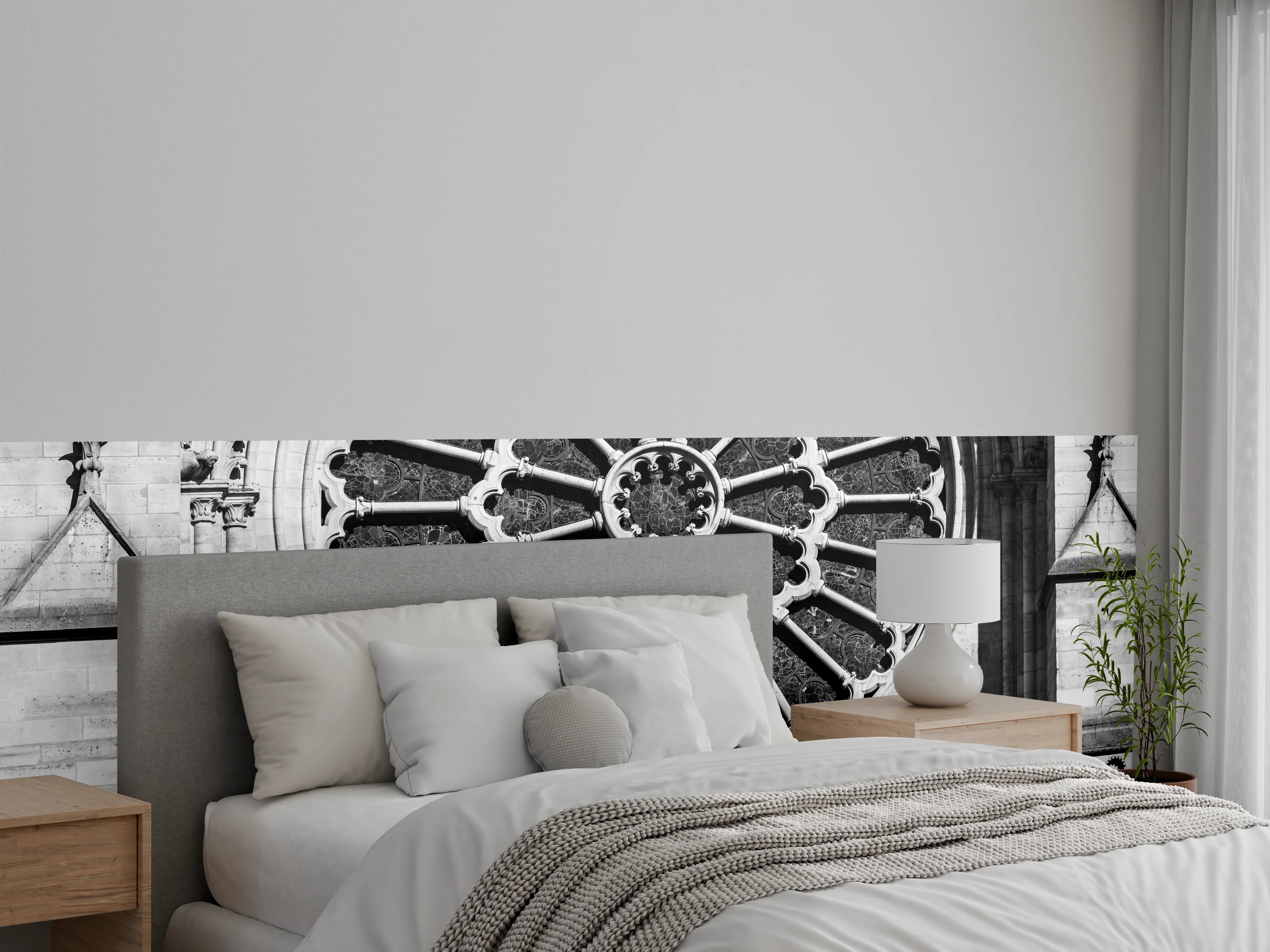 Wandverkleidung Schlafzimmer - Historische Kirchenfassade mit Rosette