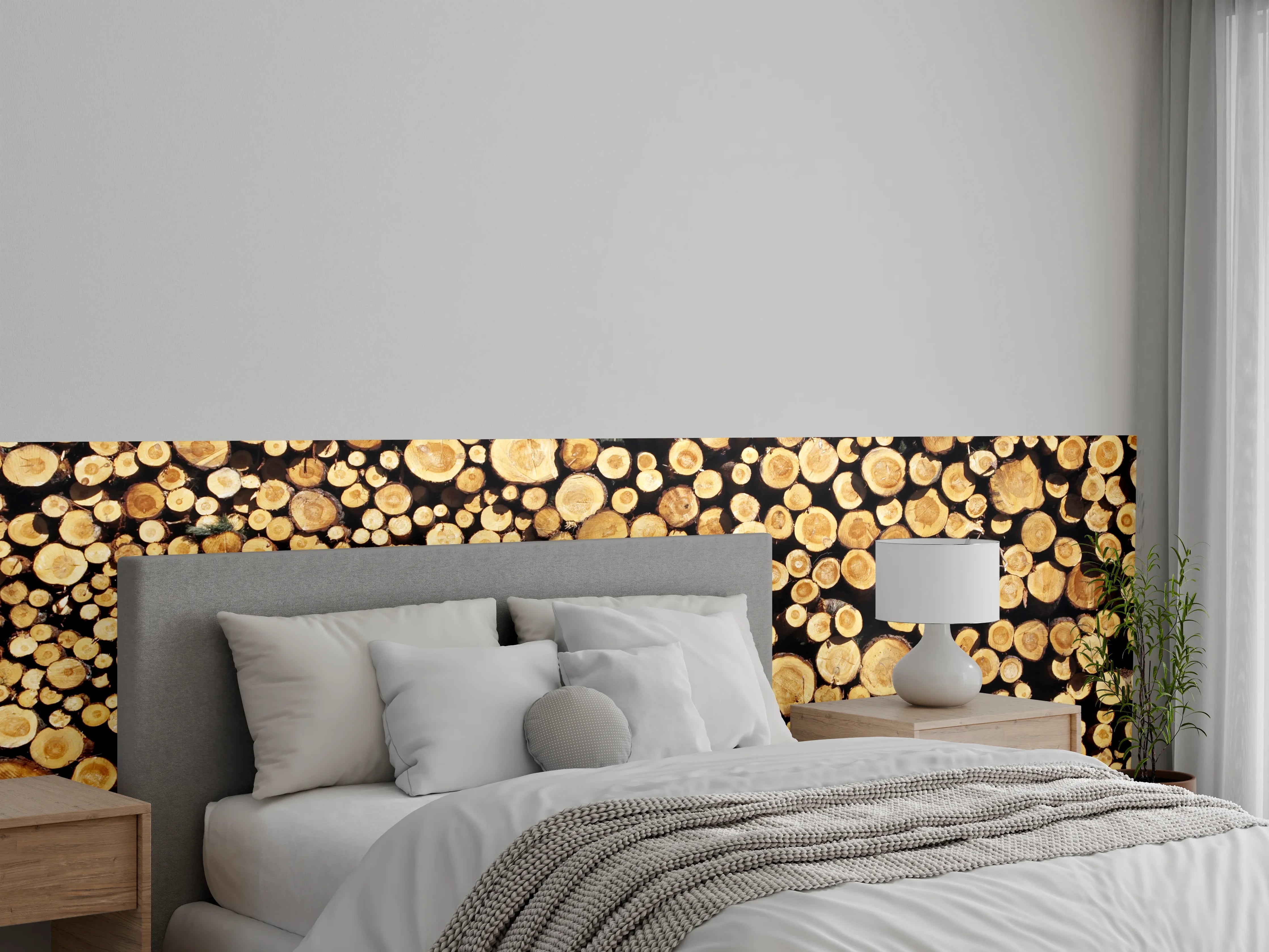 Wandverkleidung Schlafzimmer - Holzstämme in warmem Farbton