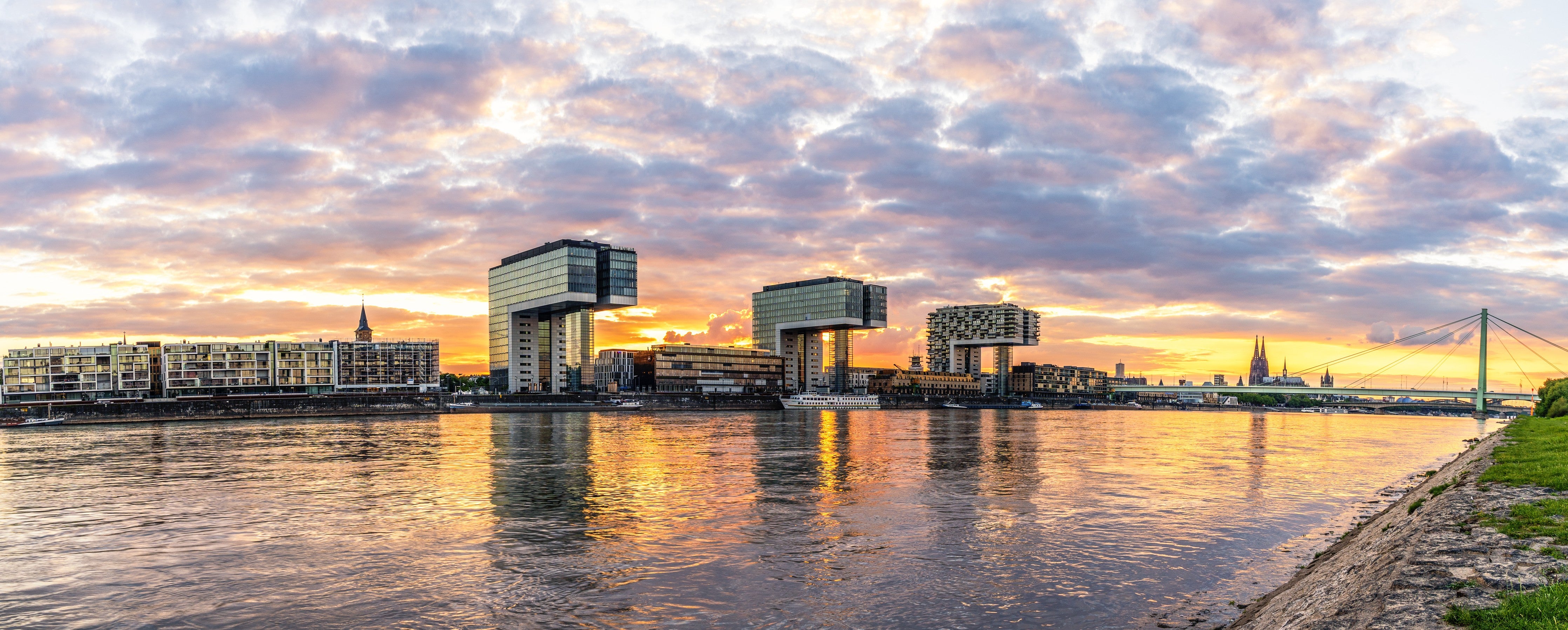 Wandverkleidung Schlafzimmer-Kranhäuser Köln Panorama Sonnenuntergang