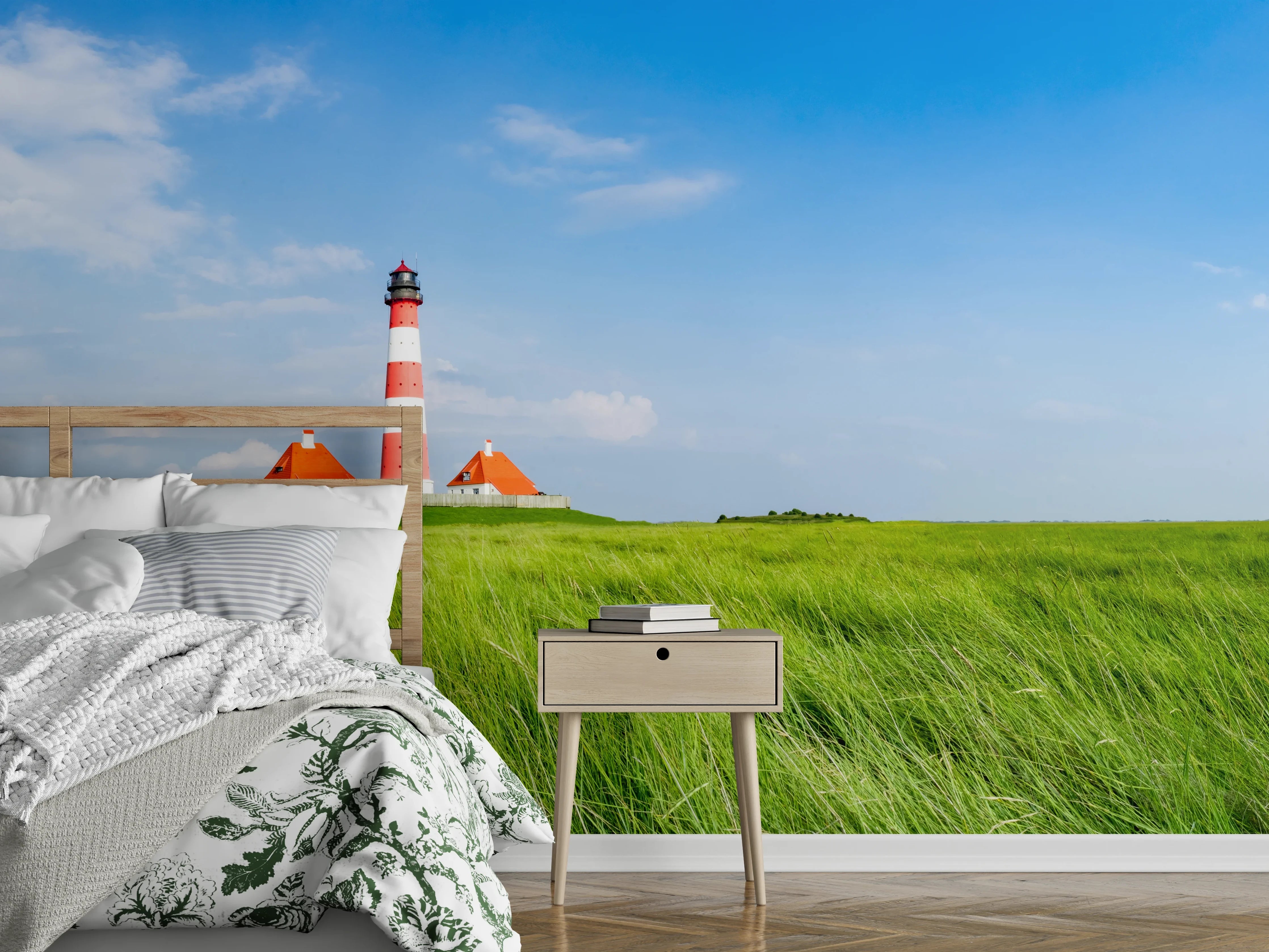 Wandverkleidung Schlafzimmer - Leuchtturm in grüner Marschlandschaft