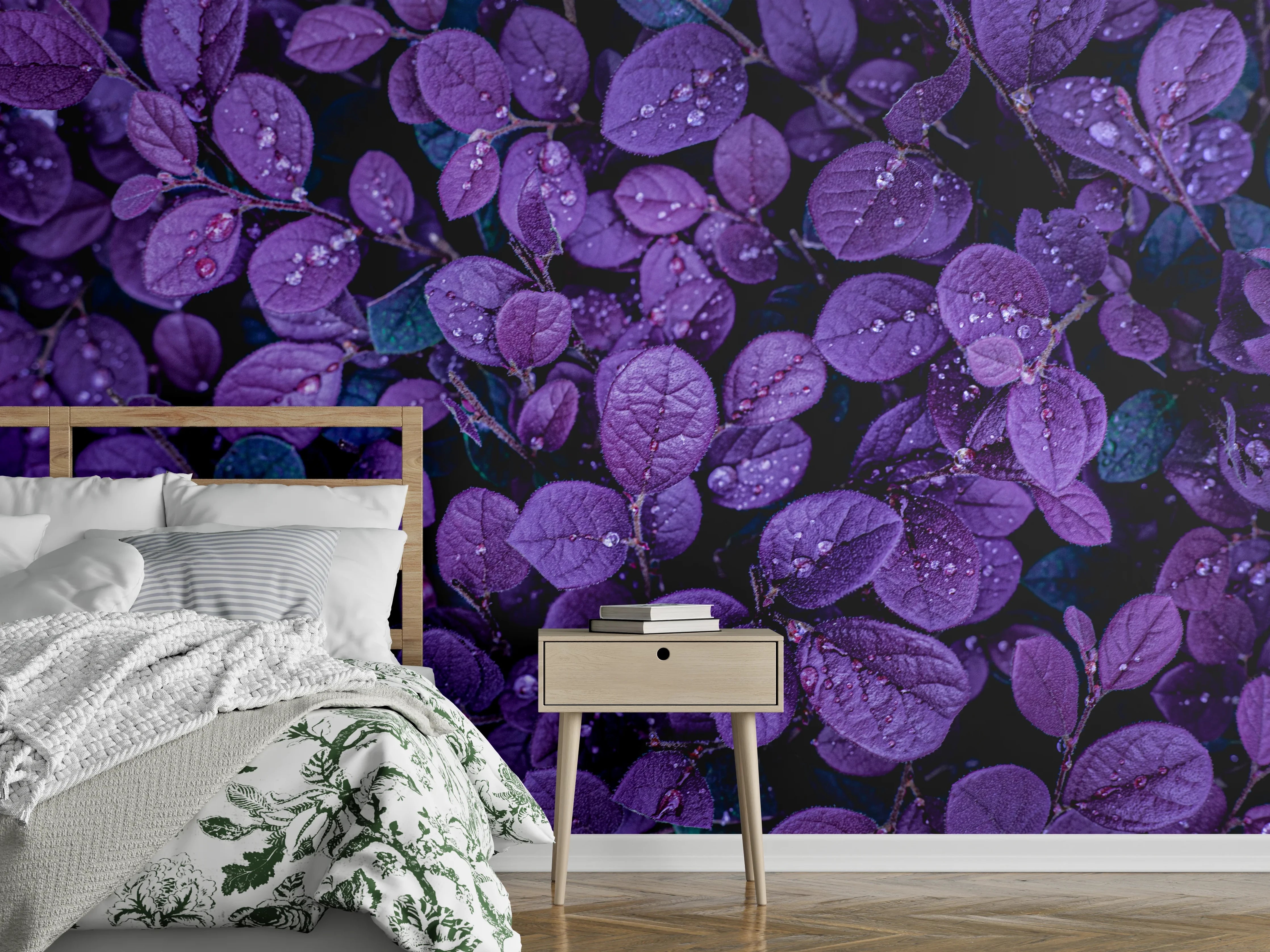 Wandverkleidung Schlafzimmer - Lila Blätter mit Tautropfen Motiv