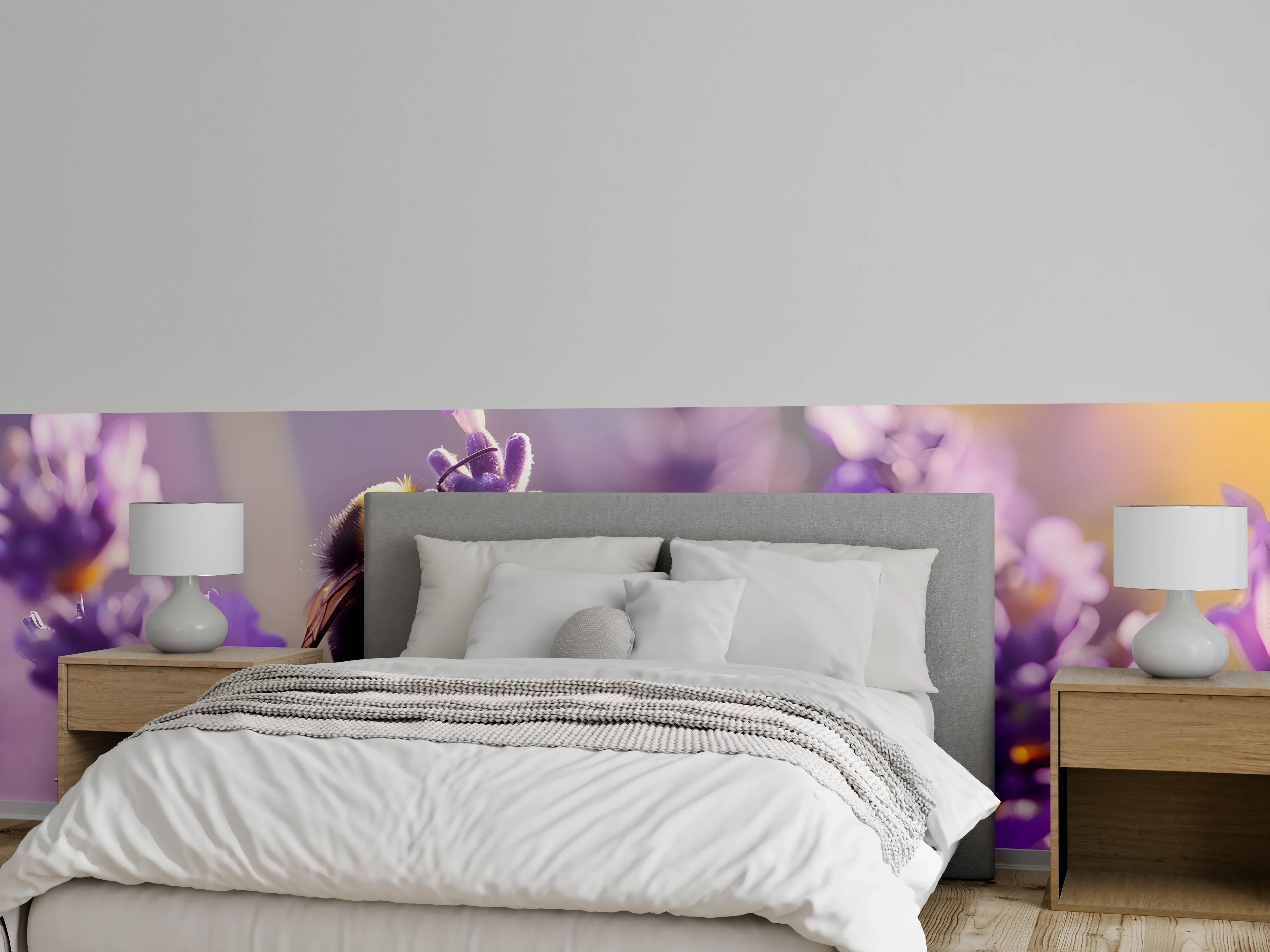 Wandverkleidung Schlafzimmer - Lila Lavendel mit Hummel
