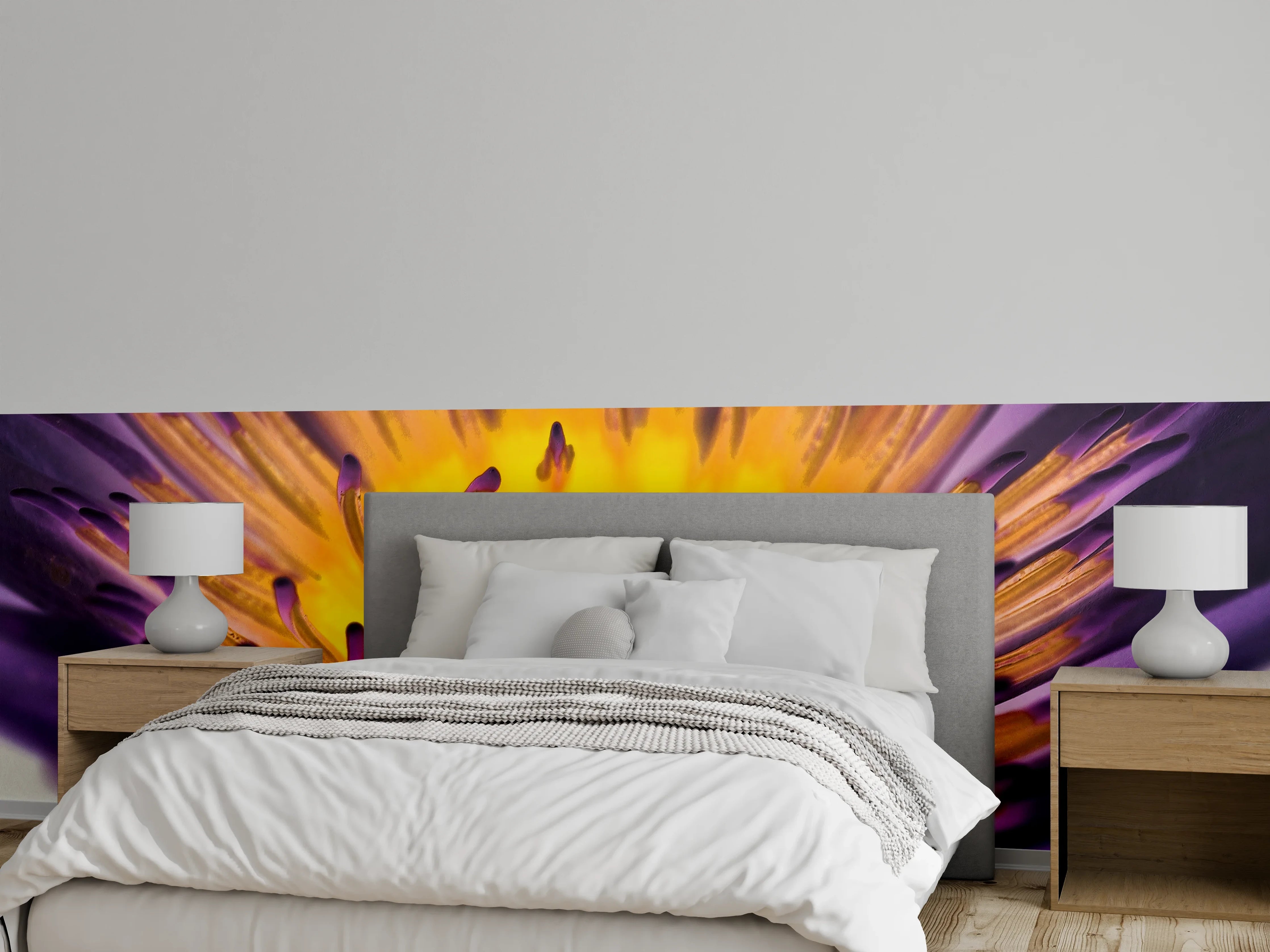 Wandverkleidung Schlafzimmer - Lila-gelbe Seerose Makroblüte