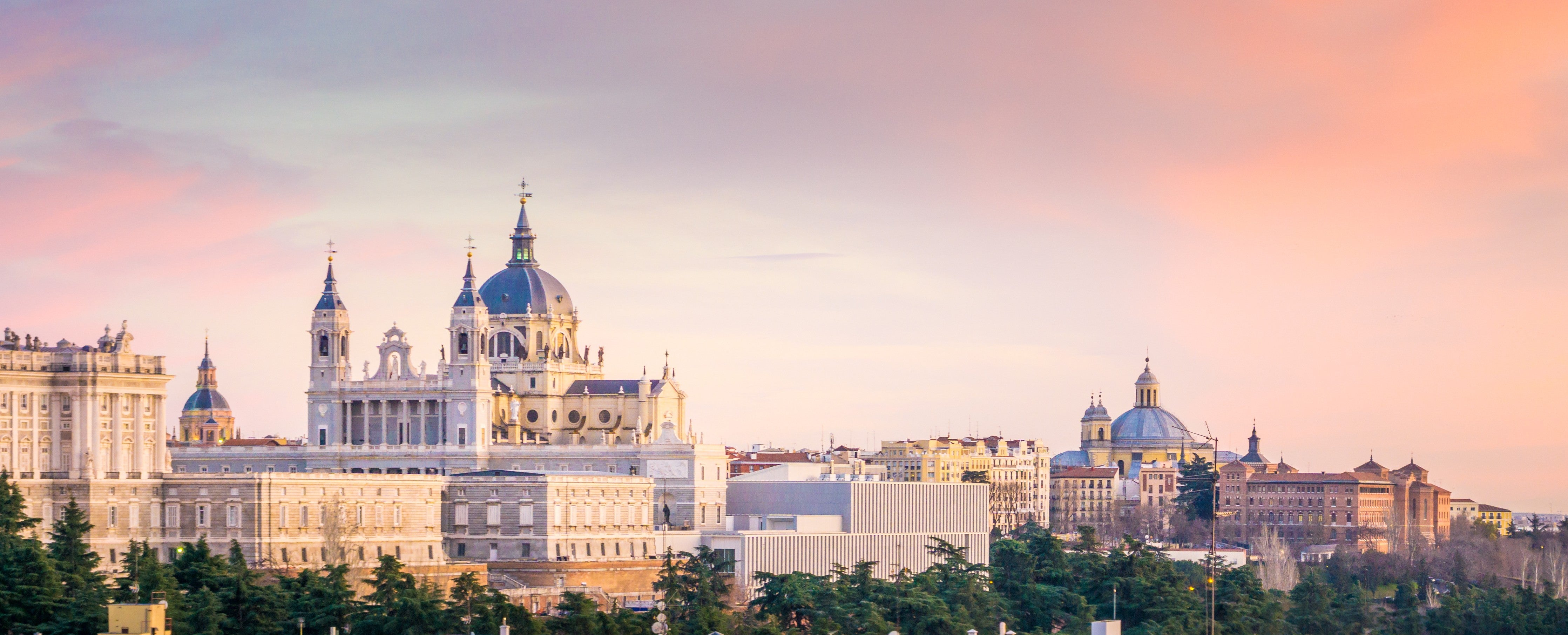 Wandverkleidung Schlafzimmer-Madrid Skyline bei Sonnenuntergang