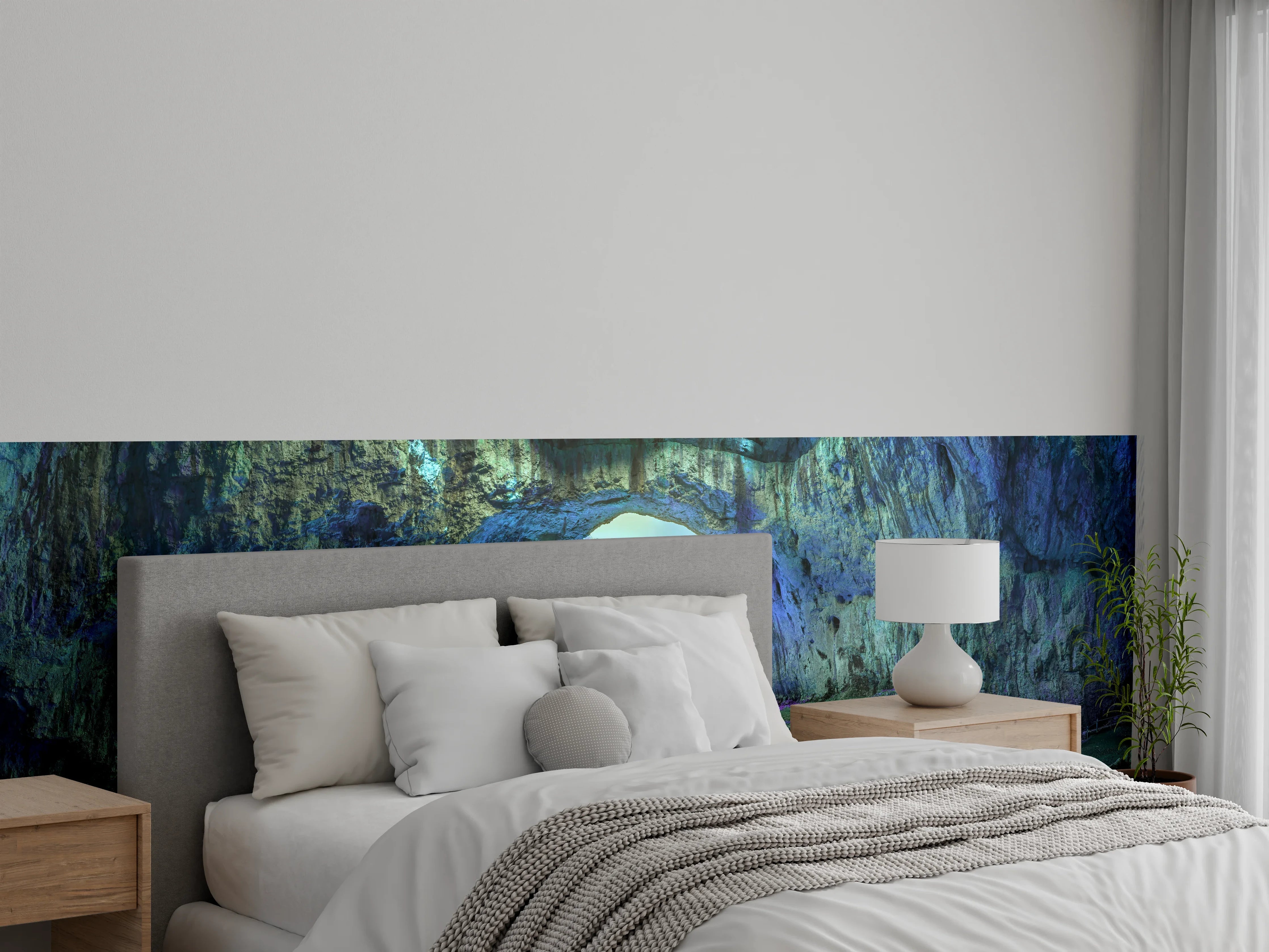 Wandverkleidung Schlafzimmer - Magische Fantasiehöhle mit violettem Glanz