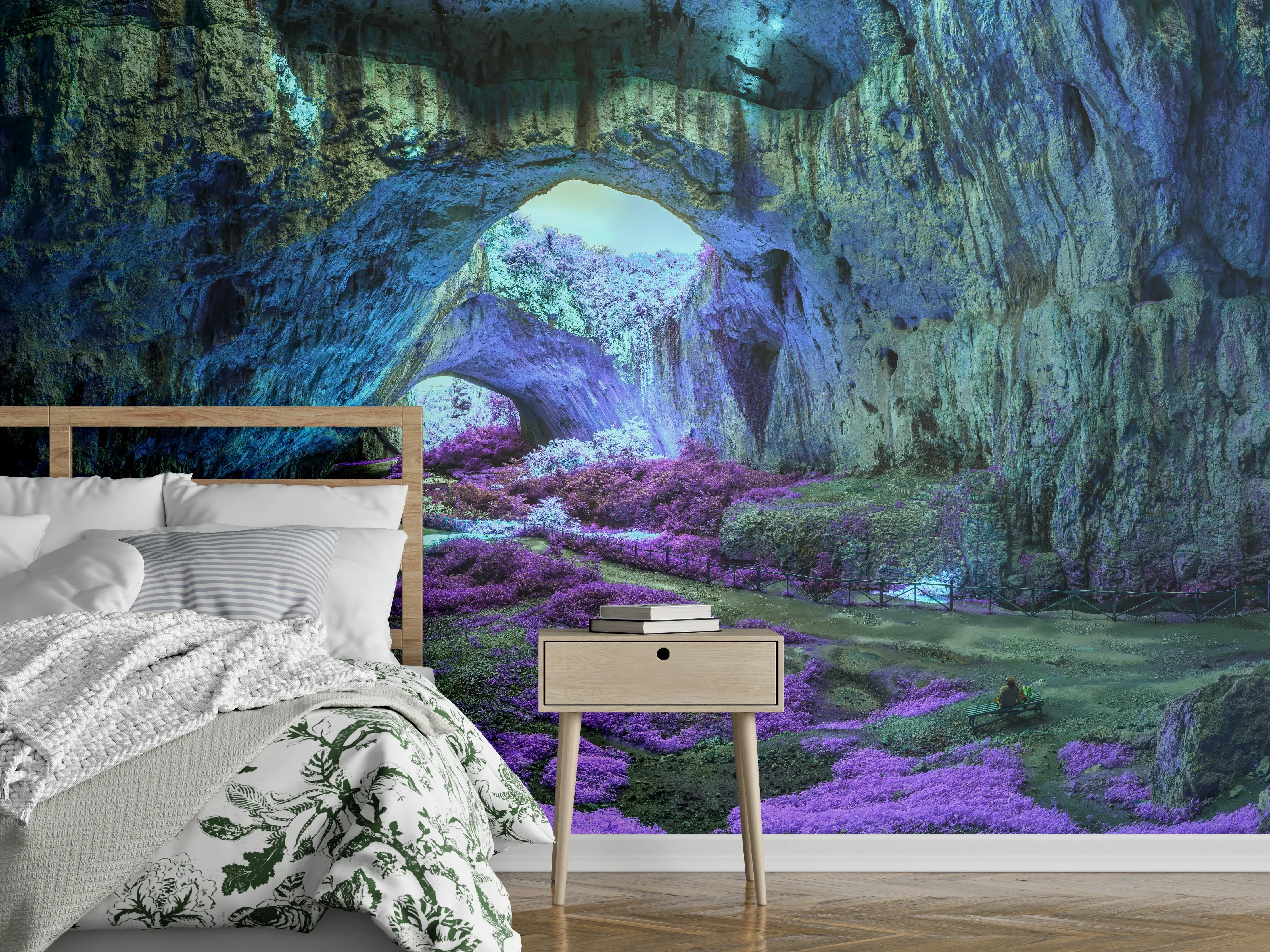 Wandverkleidung Schlafzimmer - Magische Fantasiehöhle mit violettem Glanz