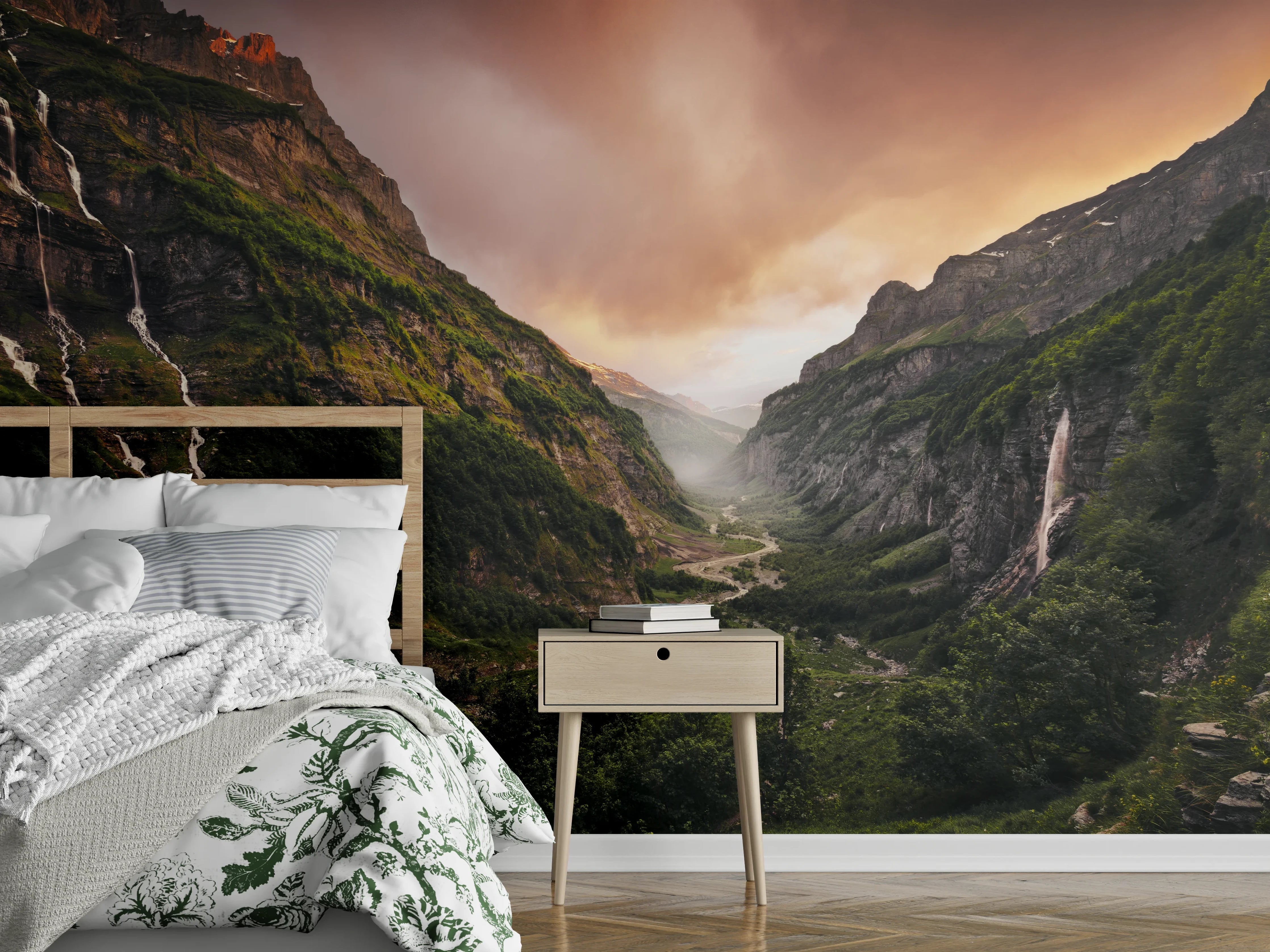 Wandverkleidung Schlafzimmer - Magischer Alpenblick bei Sonnenuntergang