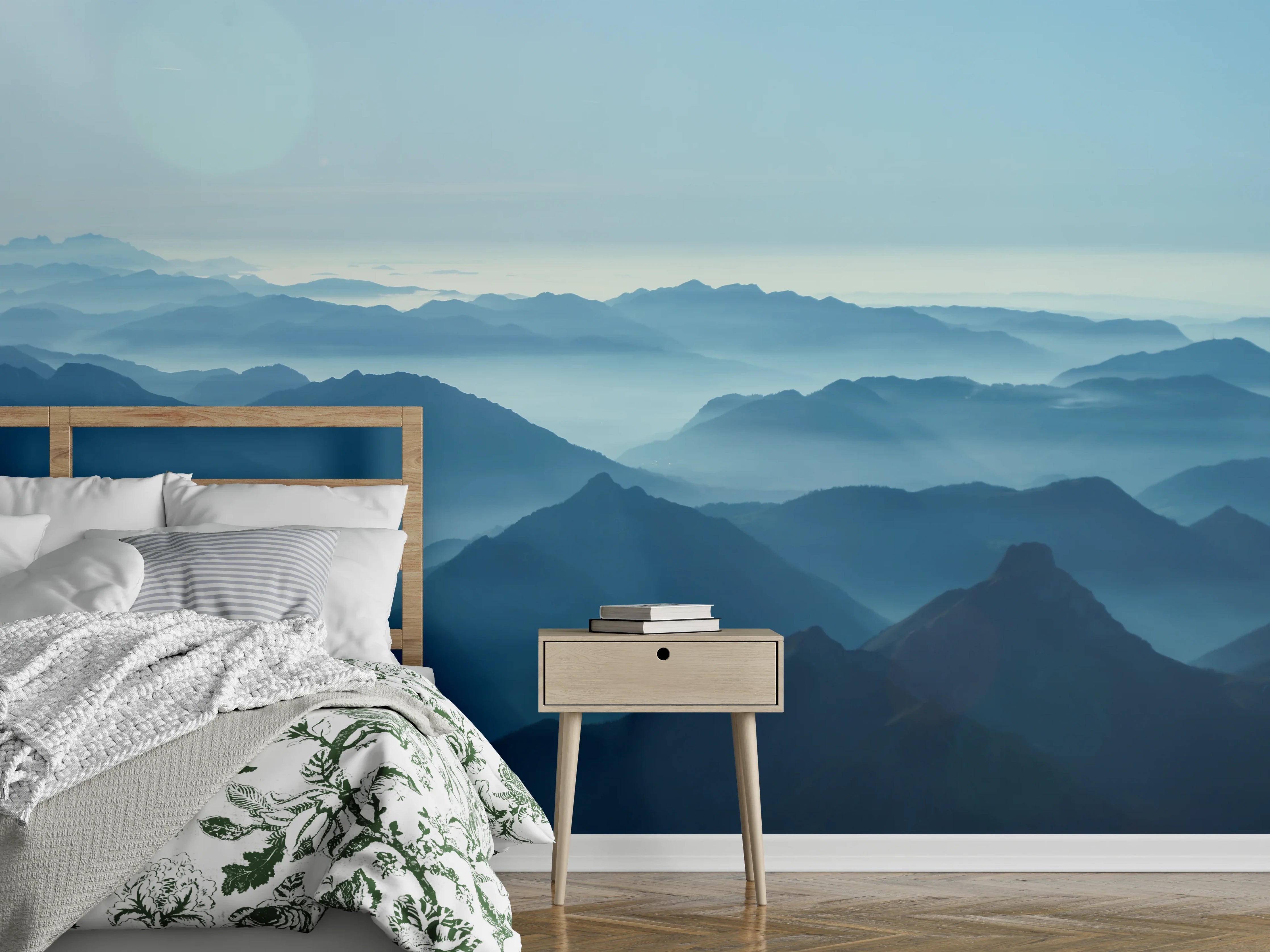 Wandverkleidung Schlafzimmer - Majestätische Berge im Morgennebel