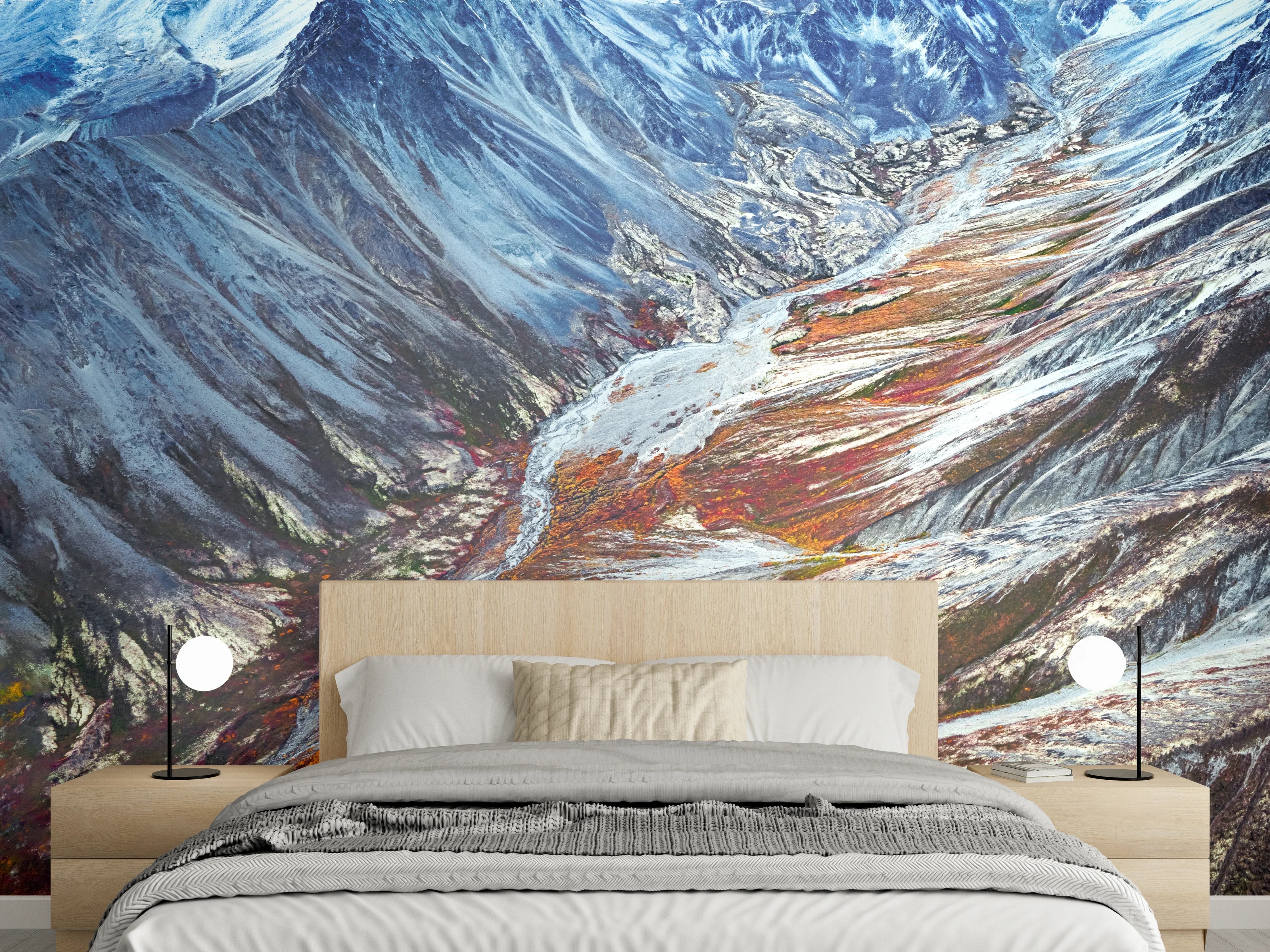 Wandverkleidung Schlafzimmer - Majestätische Berglandschaft im Farbenspiel