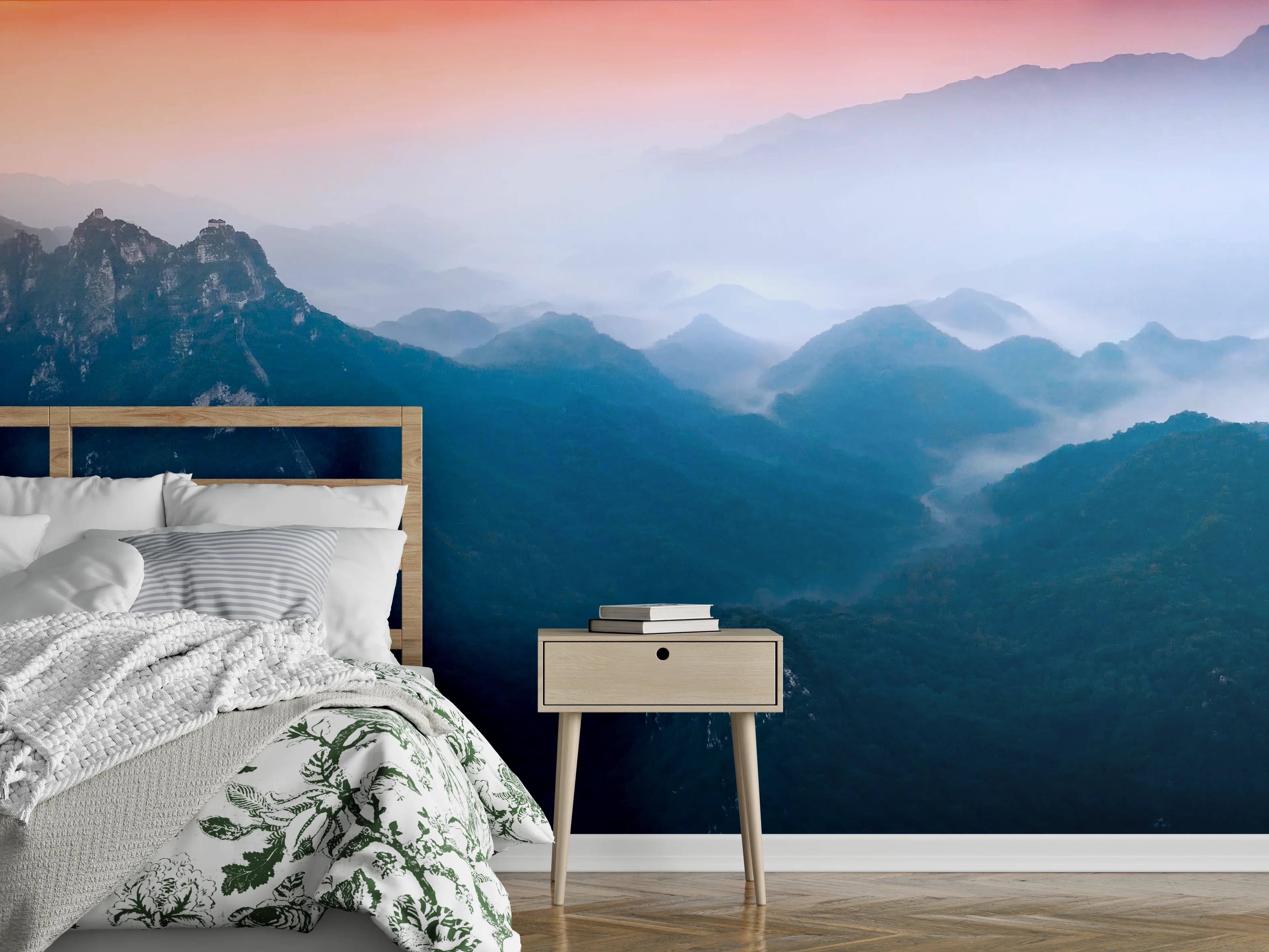 Wandverkleidung Schlafzimmer - Mystische Berglandschaft bei Sonnenaufgang