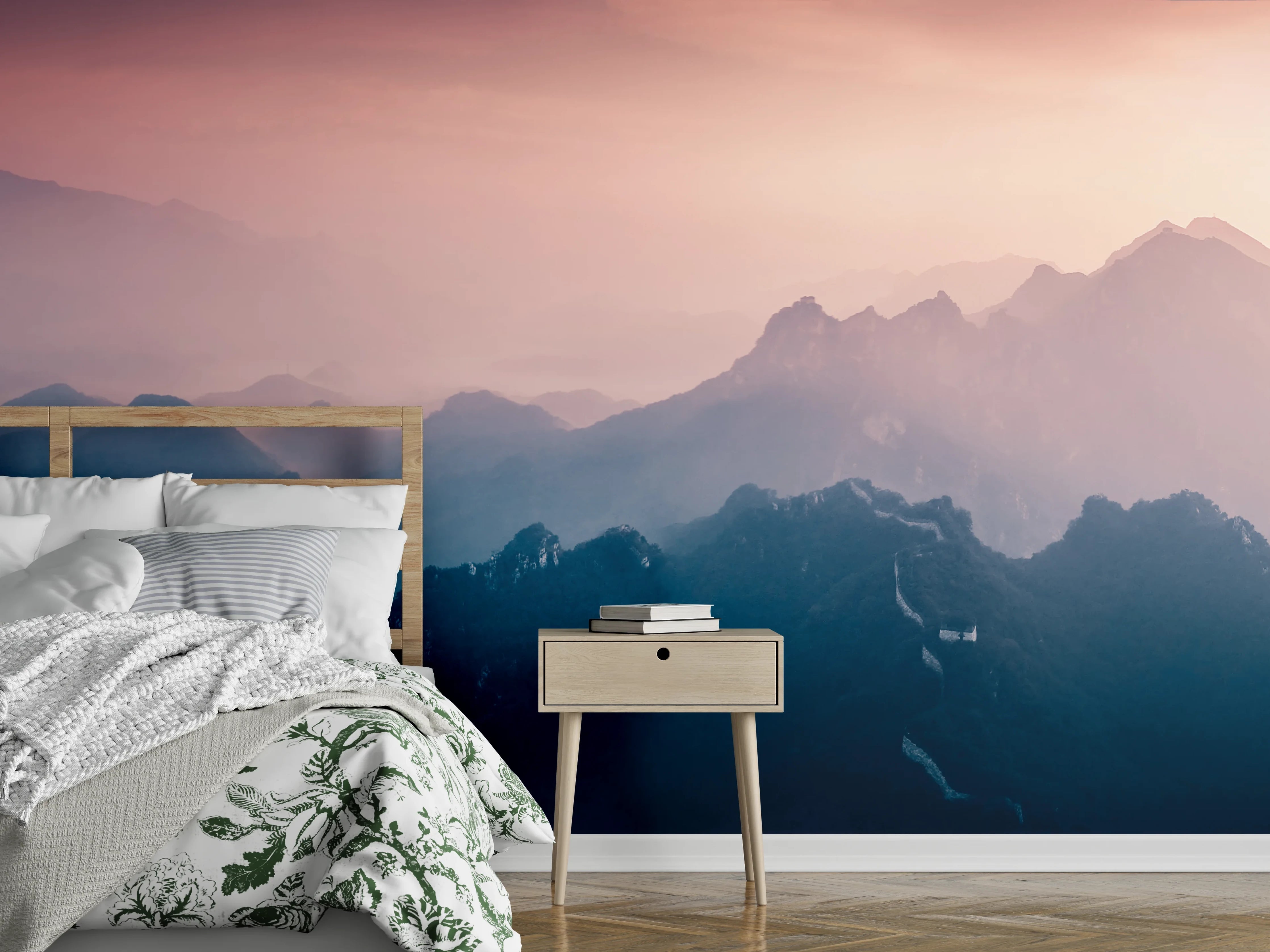 Wandverkleidung Schlafzimmer - Mystische Berglandschaft im Morgenlicht