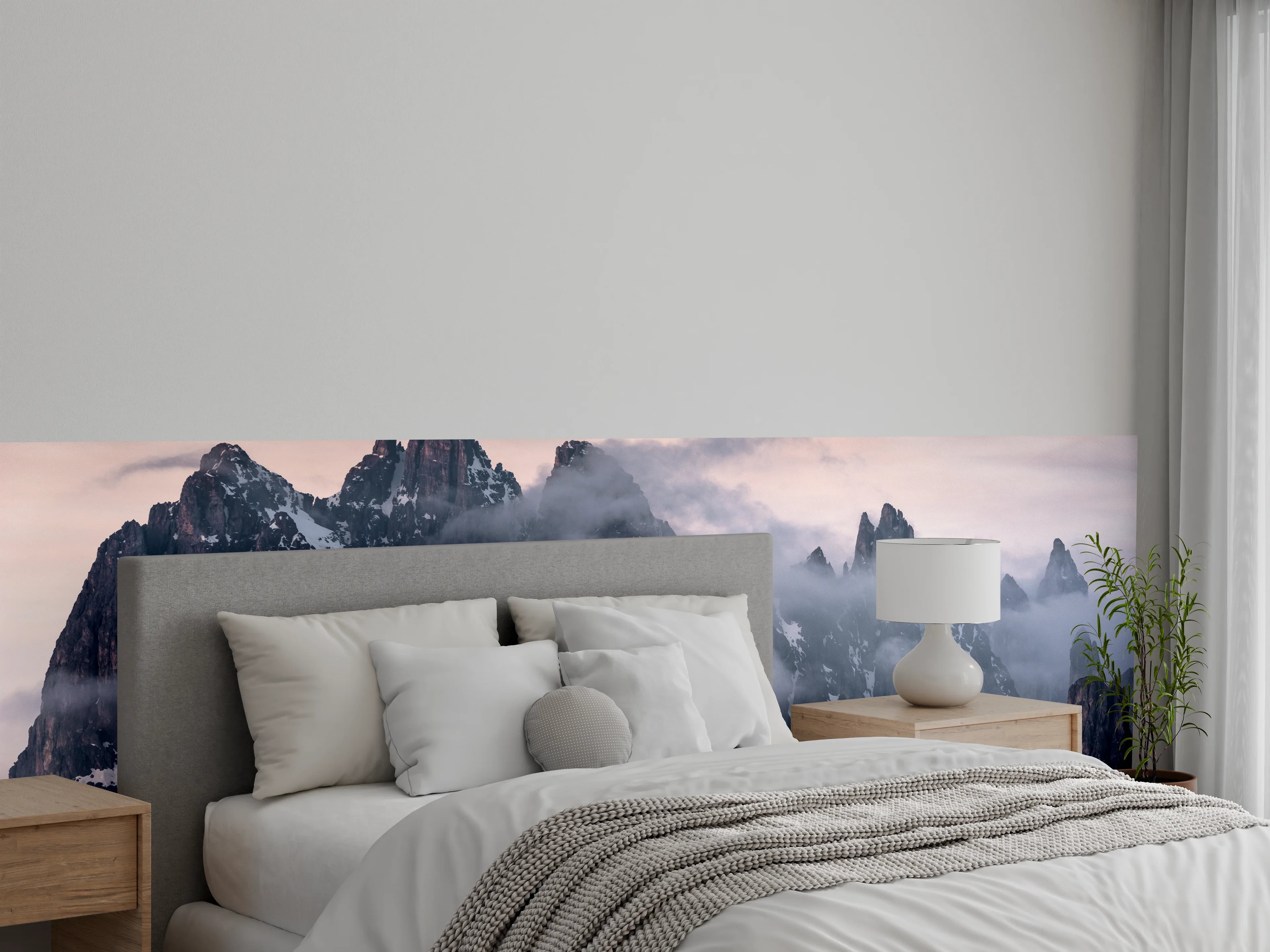 Wandverkleidung Schlafzimmer - Mystische Berglandschaft in Dämmerung