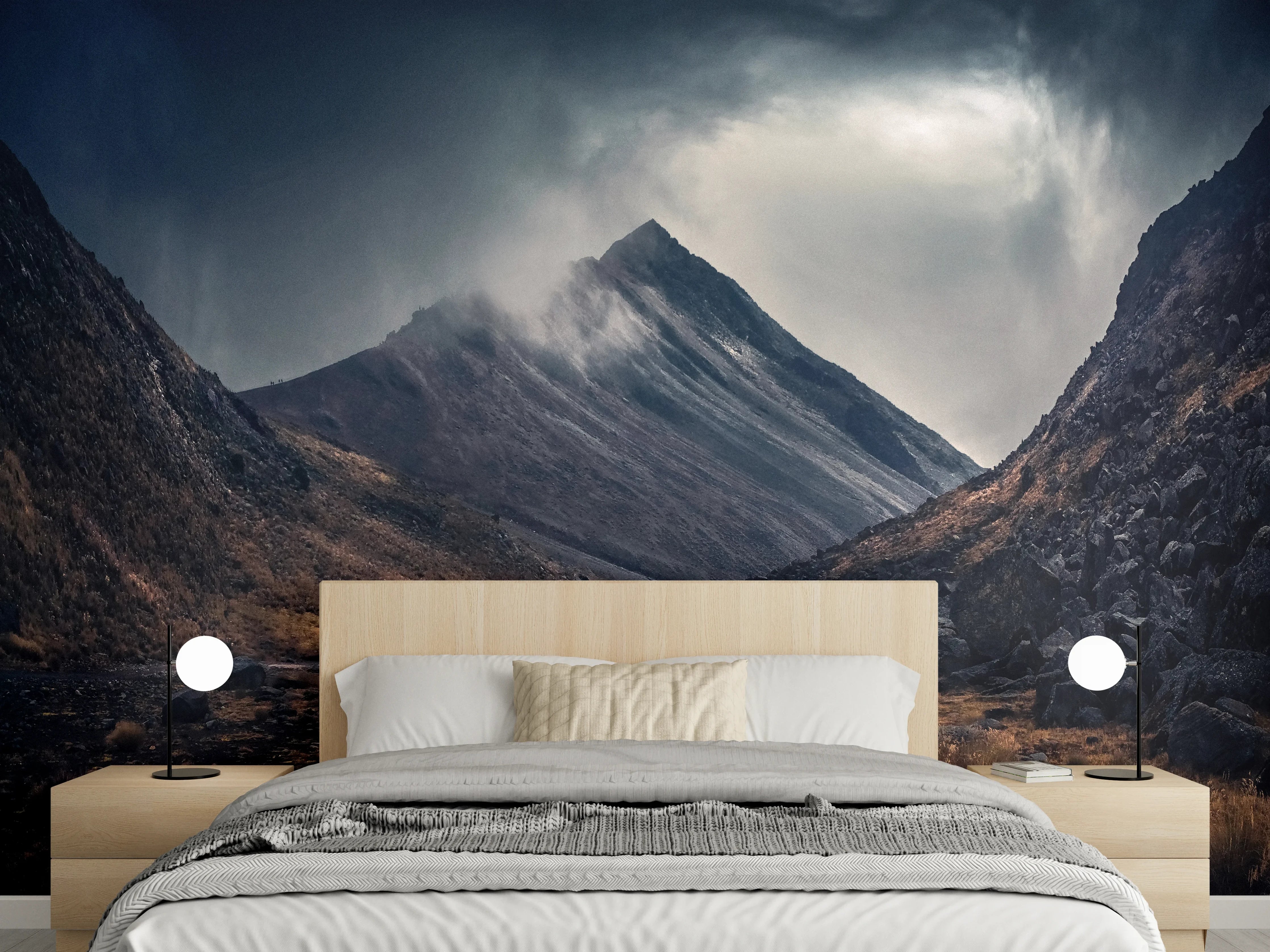 Wandverkleidung Schlafzimmer - Mystische Gebirgslandschaft im Nebel