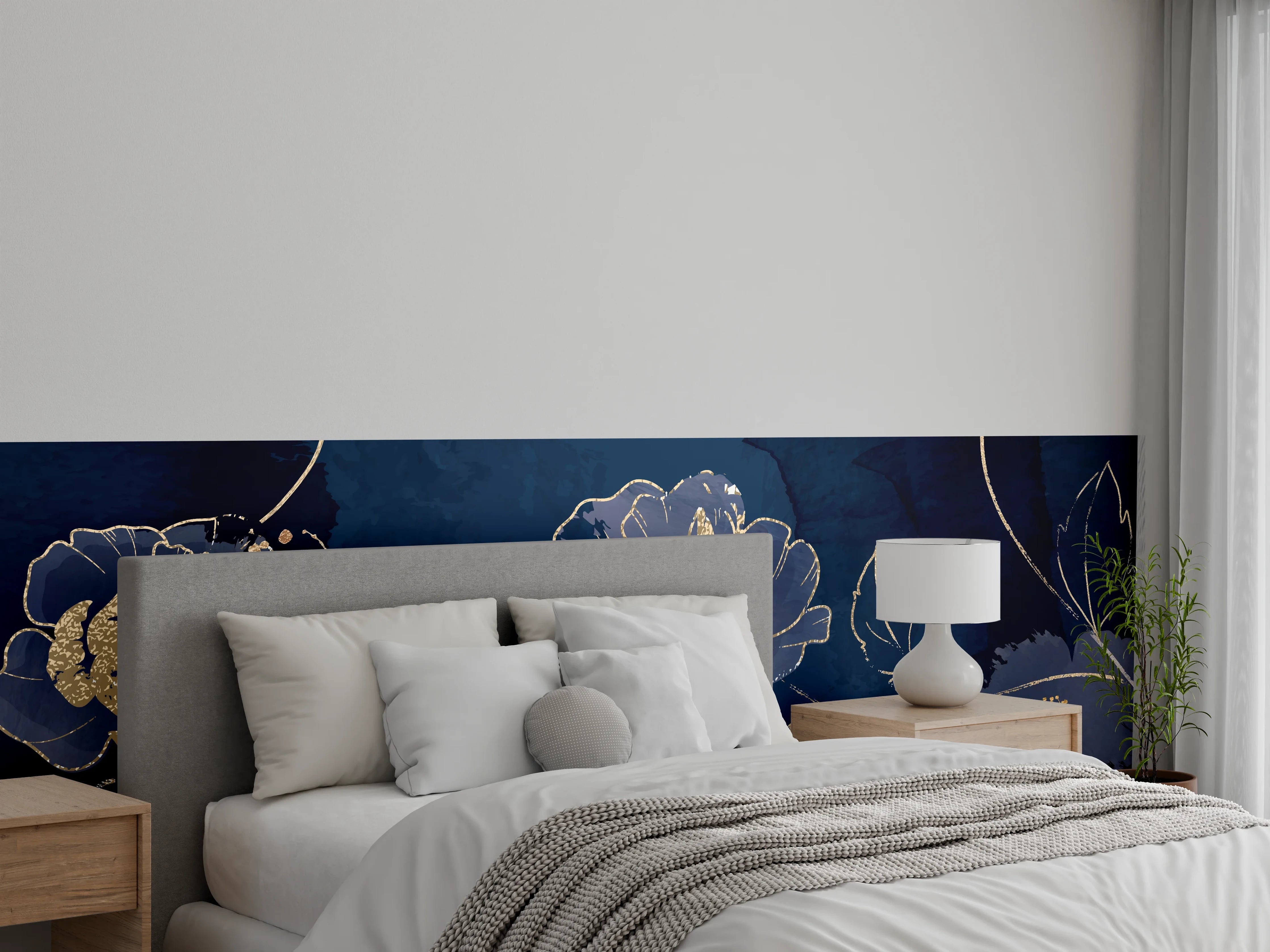 Wandverkleidung Schlafzimmer - Nachtblaue Blumen Goldakzente