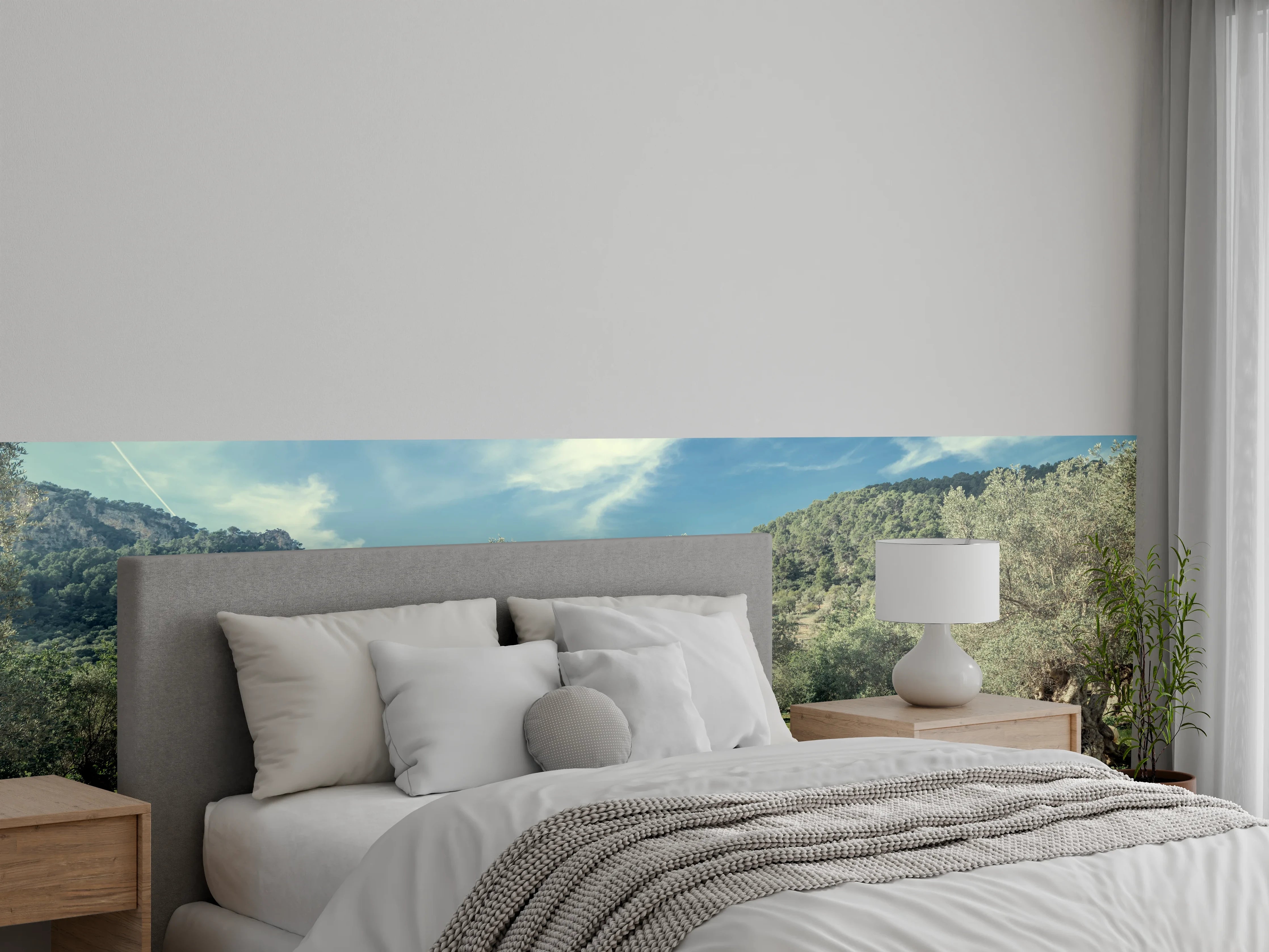 Wandverkleidung Schlafzimmer - Olivenhain mit Bergen im Sonnenschein