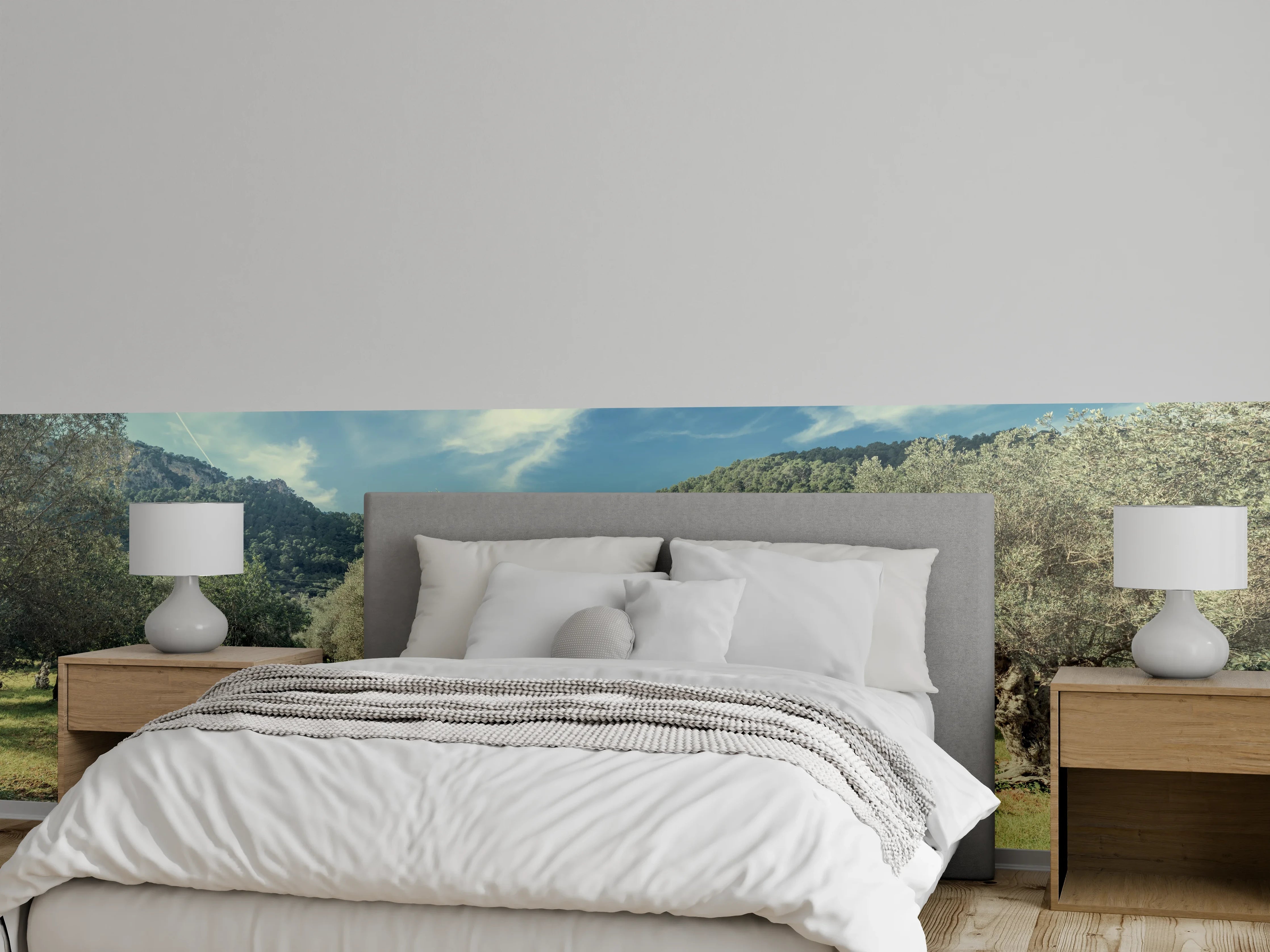 Wandverkleidung Schlafzimmer - Olivenhain mit Bergen im Sonnenschein