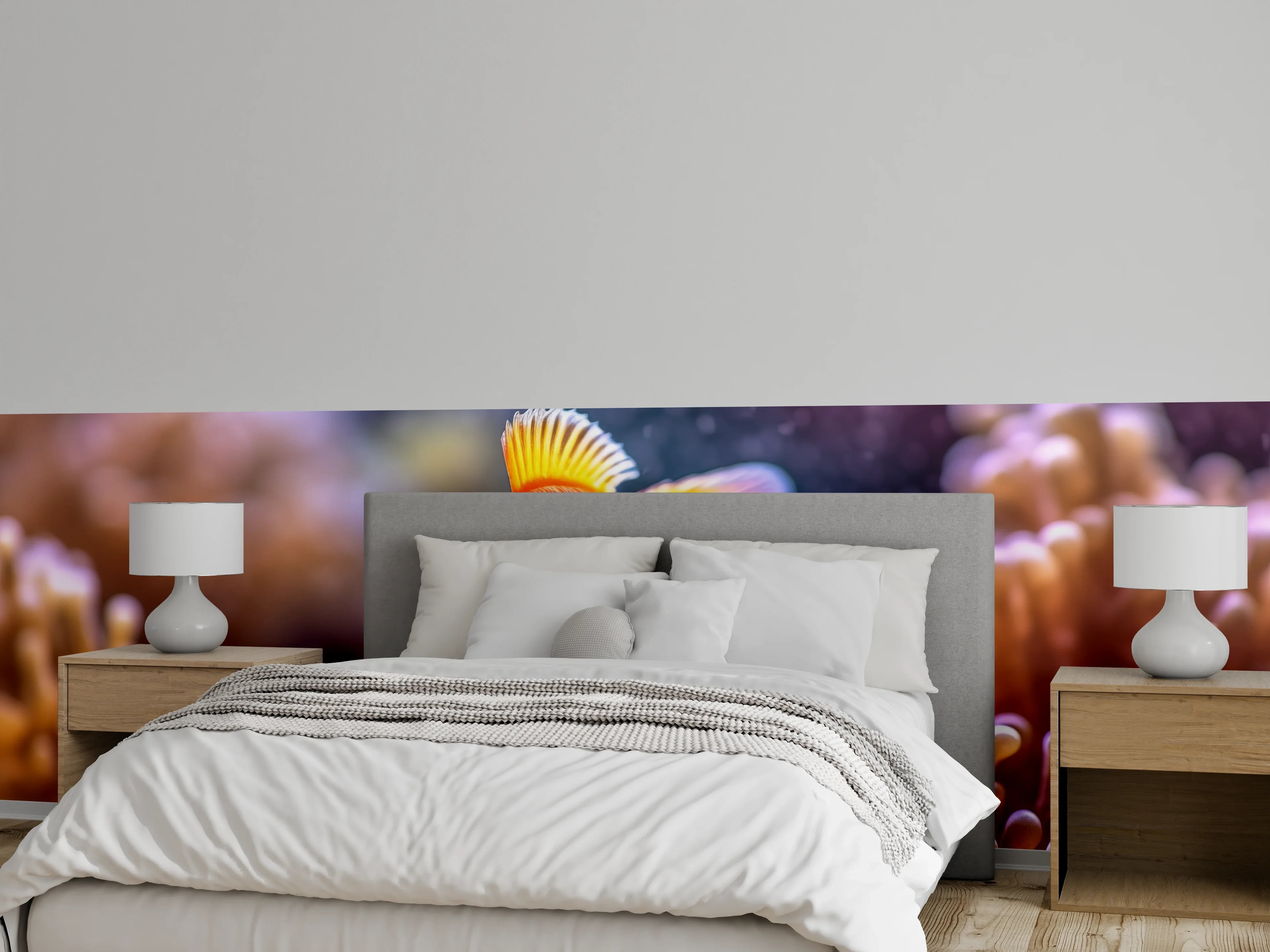 Wandverkleidung Schlafzimmer - Oranger Anemonenfisch im Korallenriff