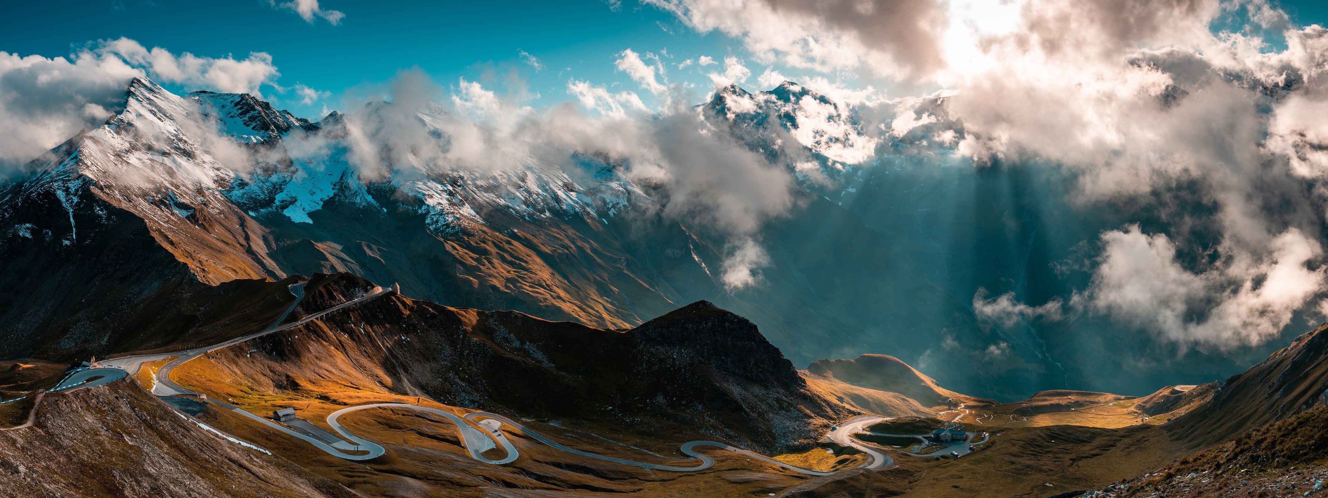 Wandverkleidung Schlafzimmer-Panorama Alpen Gebirgsstraße Fototapete