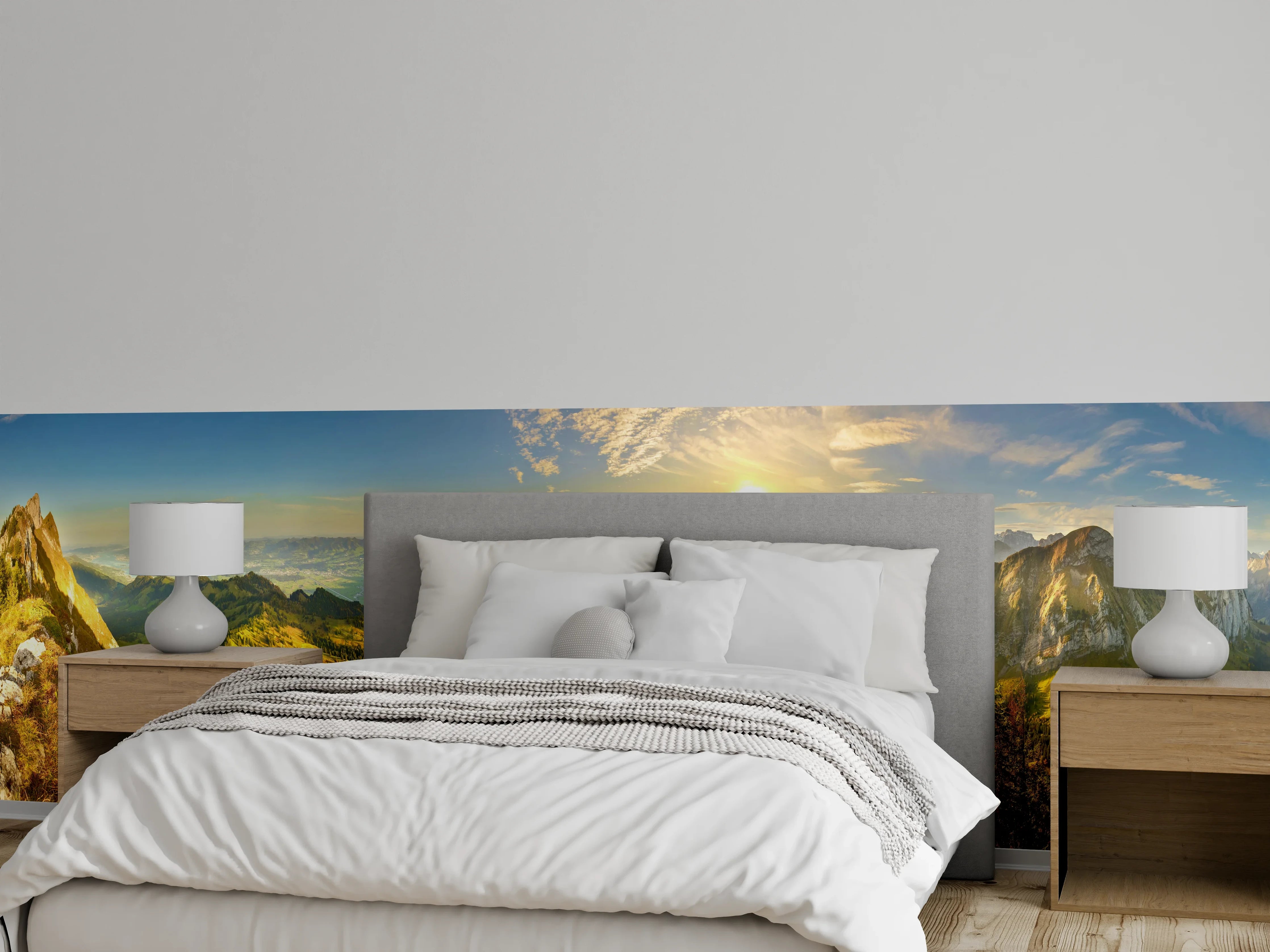 Wandverkleidung Schlafzimmer - Panorama Berglandschaft im Sonnenlicht