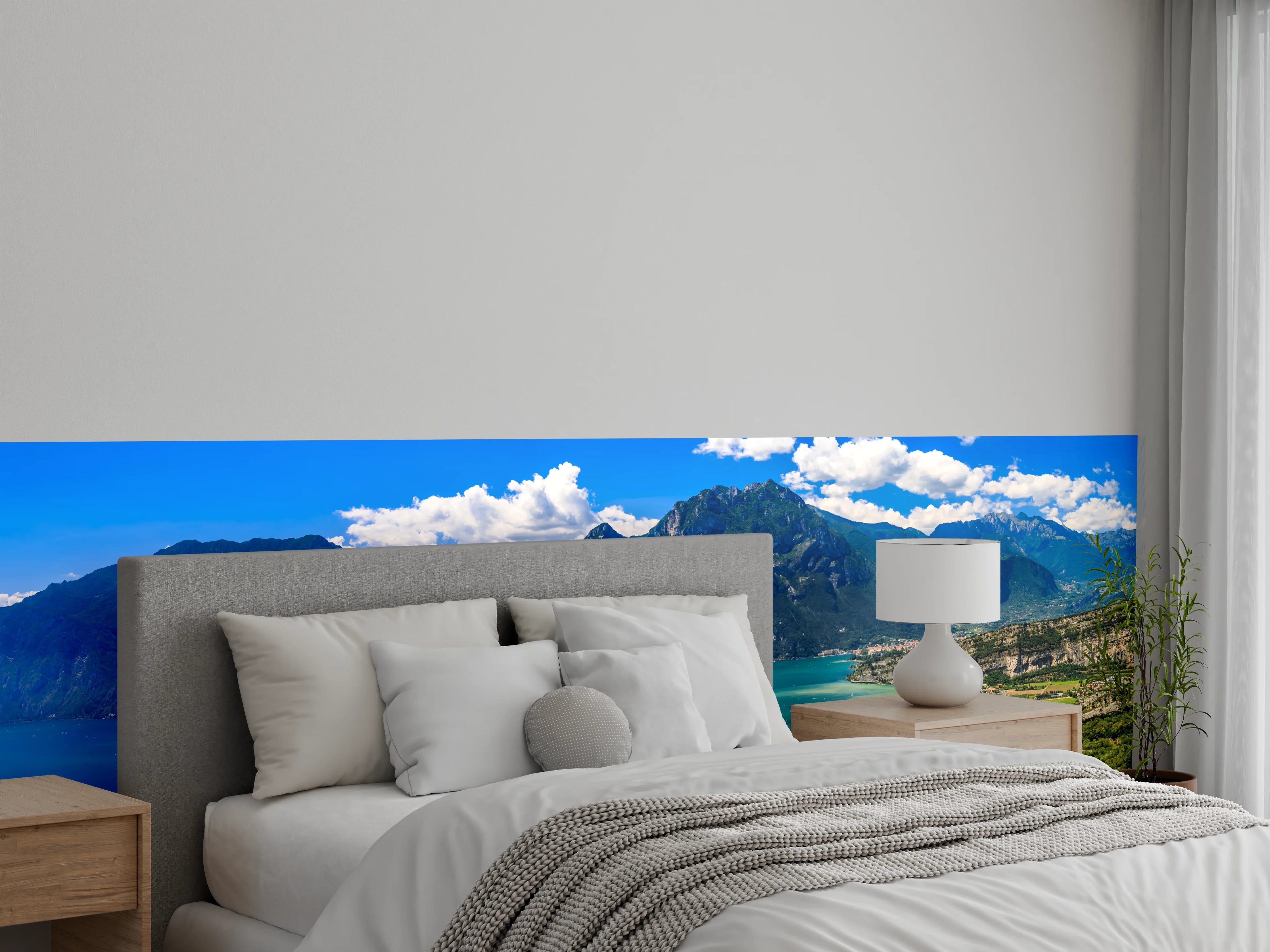 Wandverkleidung Schlafzimmer - Panorama Gardasee Berge Landschaft