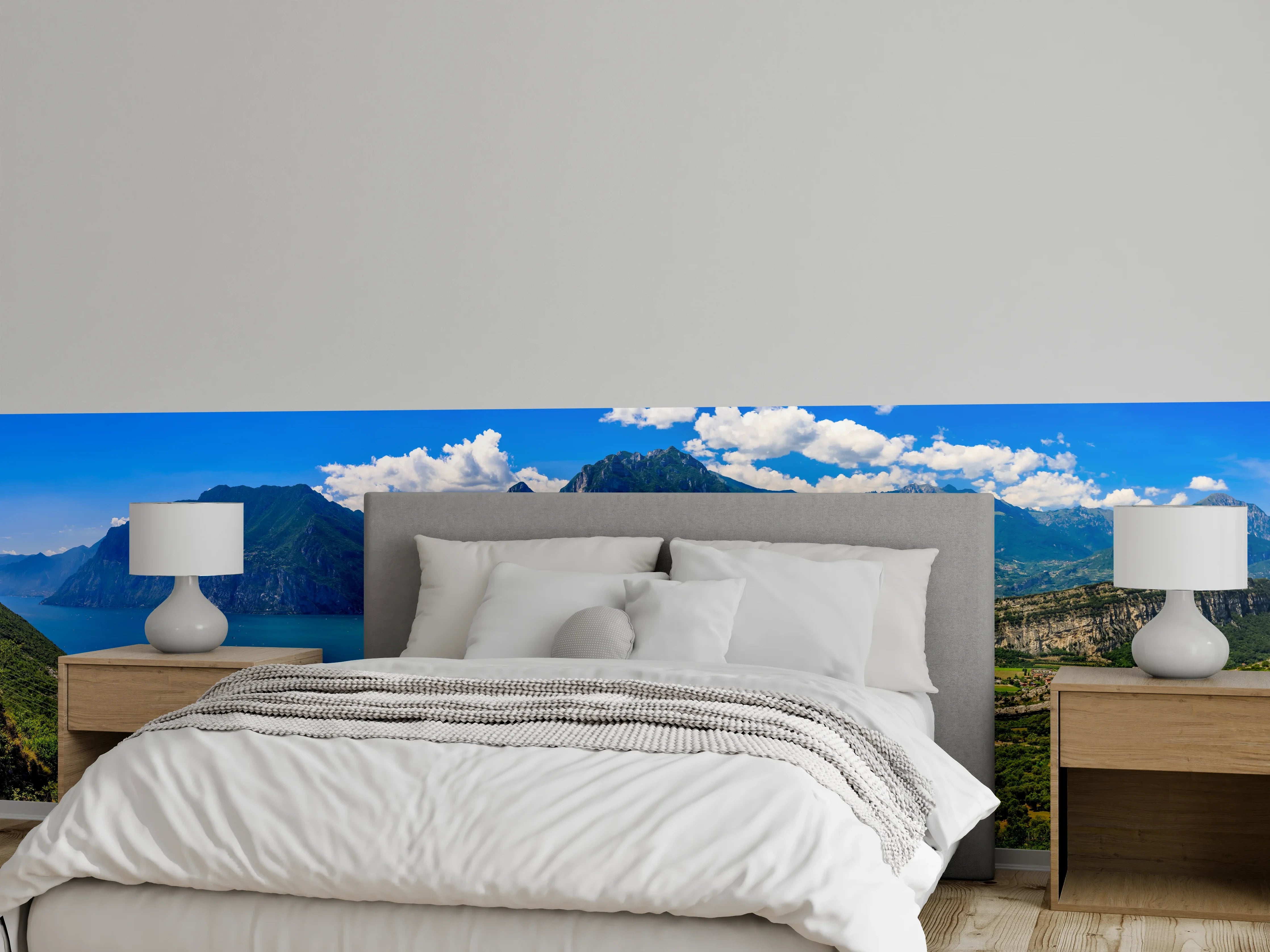 Wandverkleidung Schlafzimmer - Panorama Gardasee Berge Landschaft