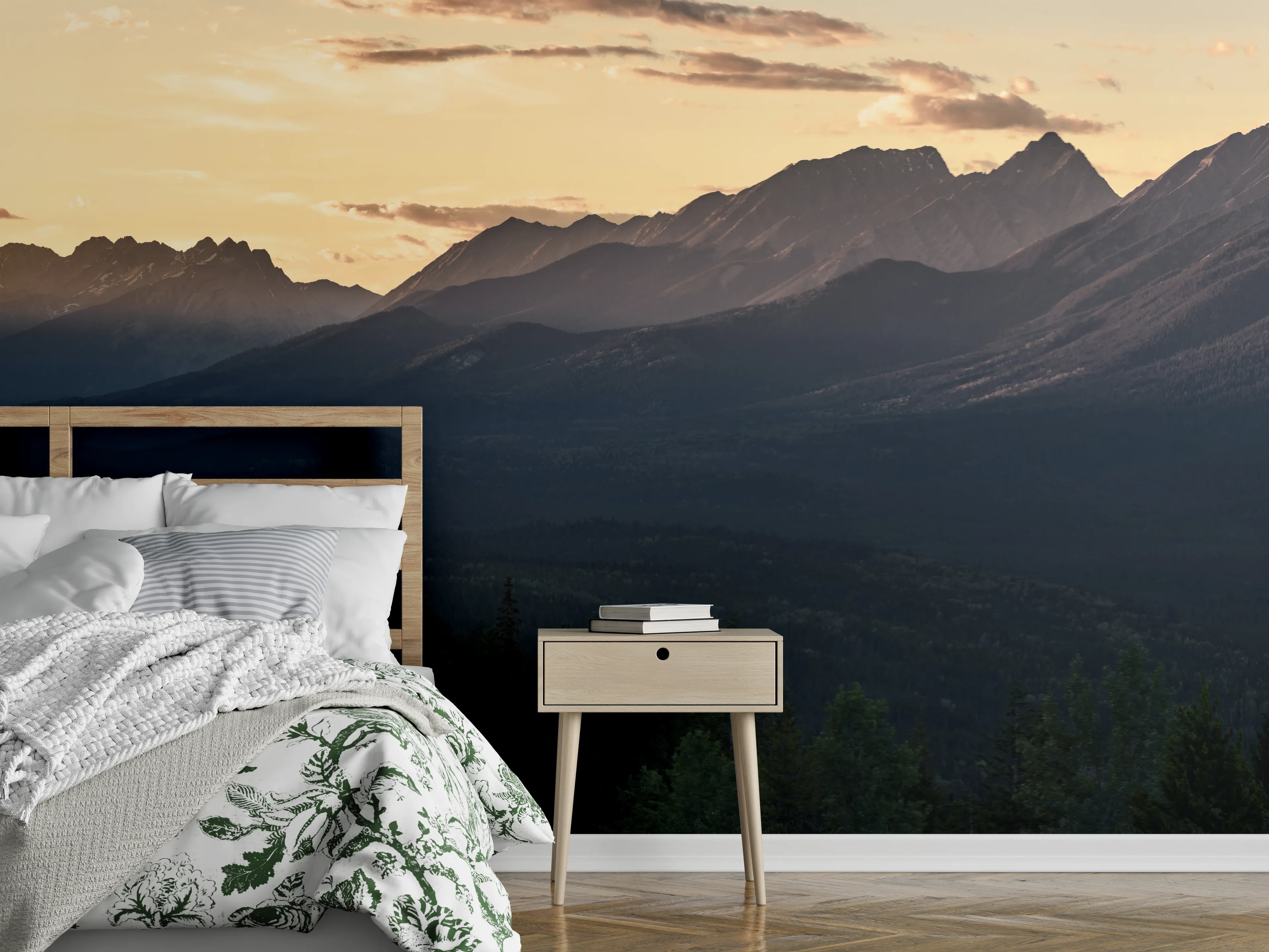 Wandverkleidung Schlafzimmer - Panoramablick auf Berge bei Sonnenuntergang