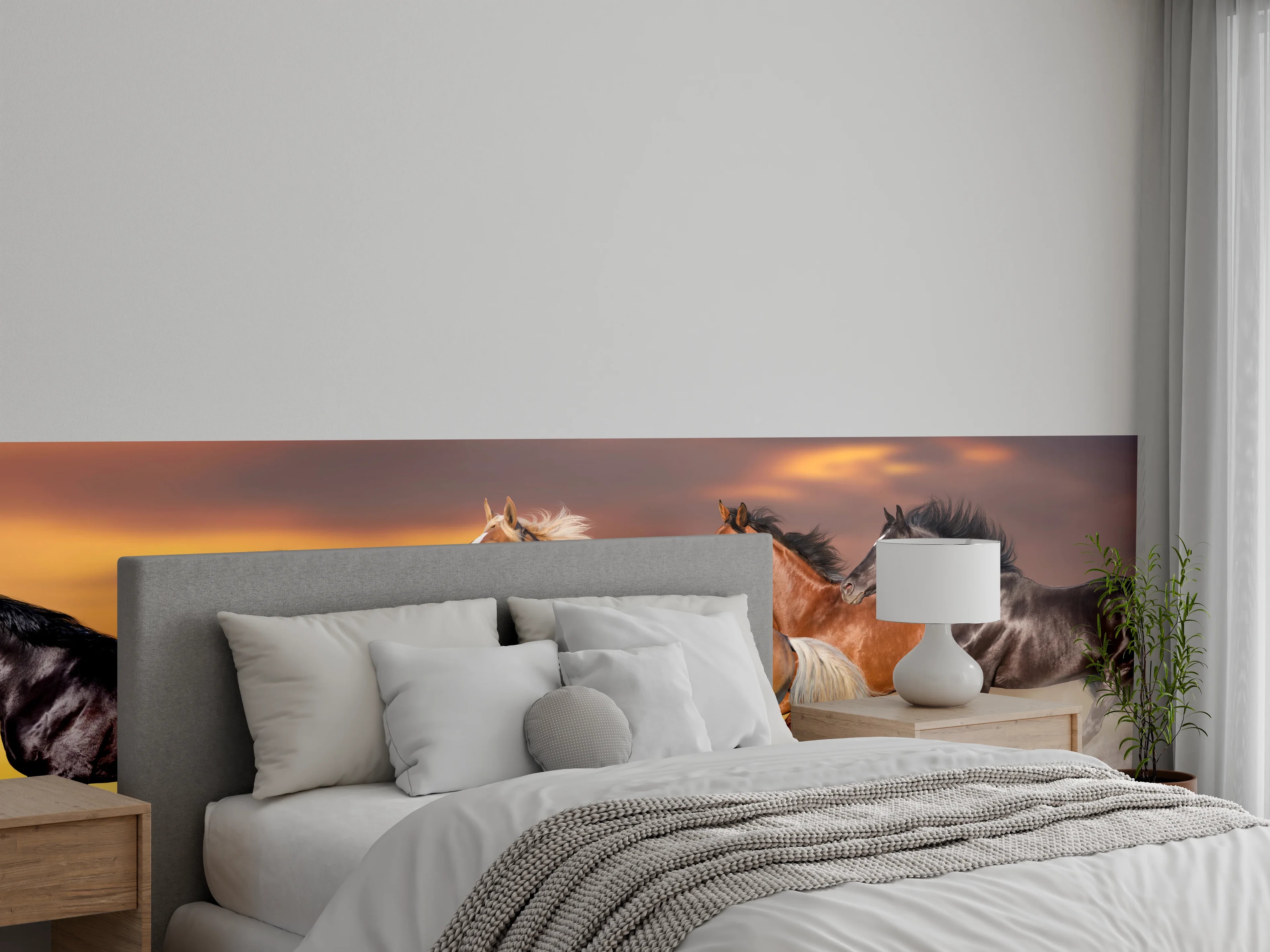 Wandverkleidung Schlafzimmer - Pferdeherde galoppiert im Wüstenstaub