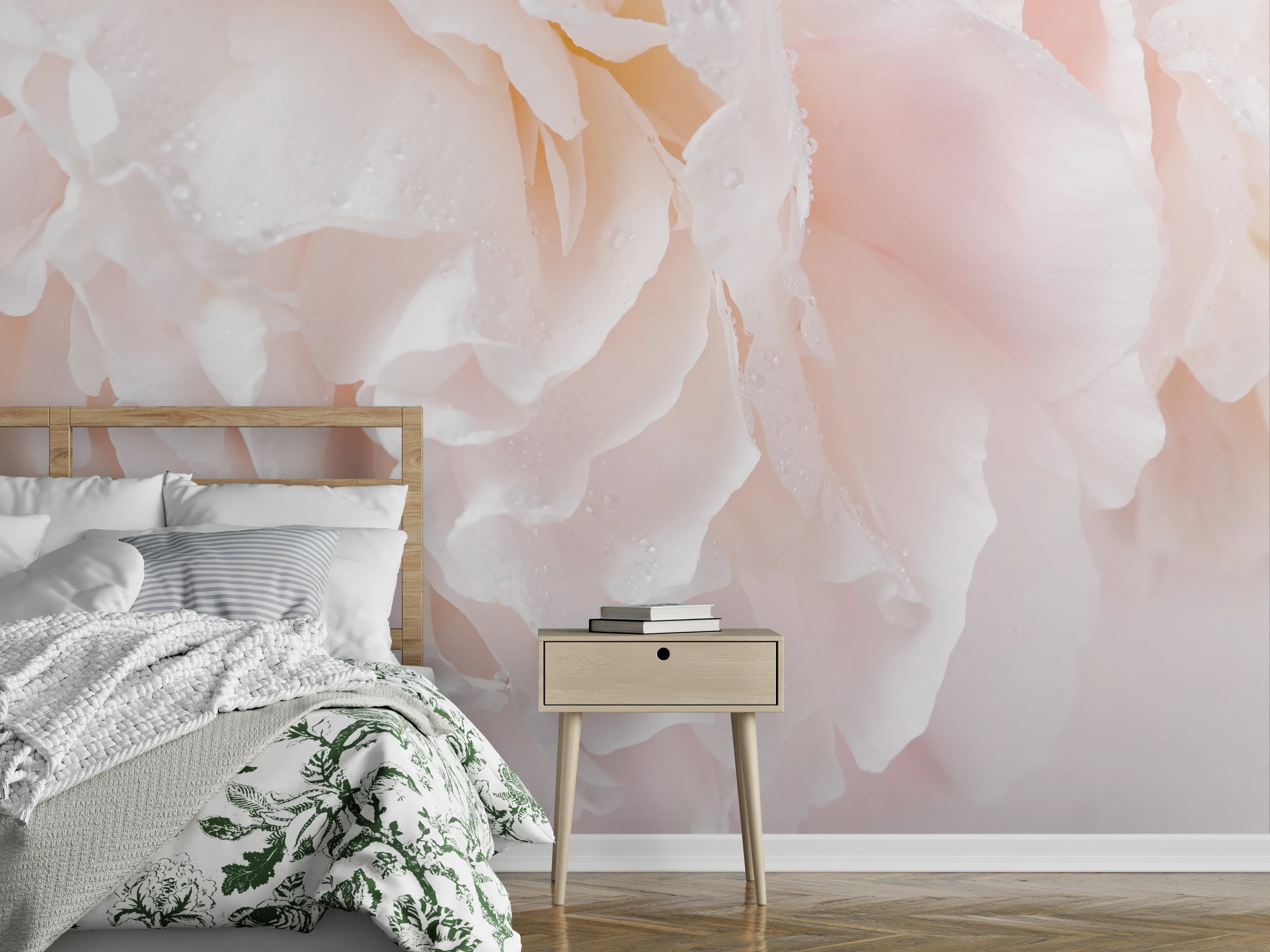 Wandverkleidung Schlafzimmer - Pfingstrosen in sanftem Grauweiß