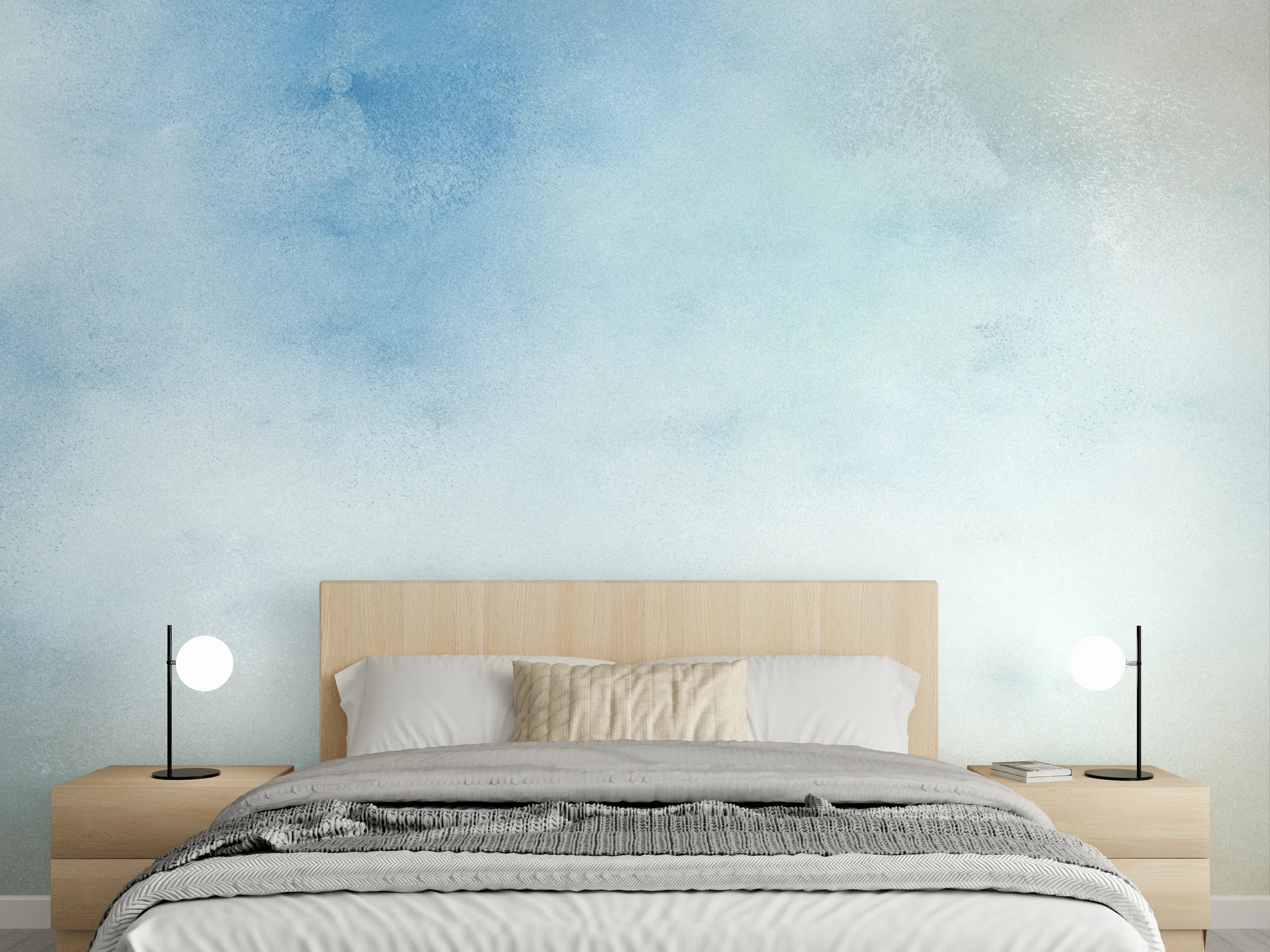 Wandverkleidung Schlafzimmer - Sanfte Aquarell-Wolken in Blau-Beige