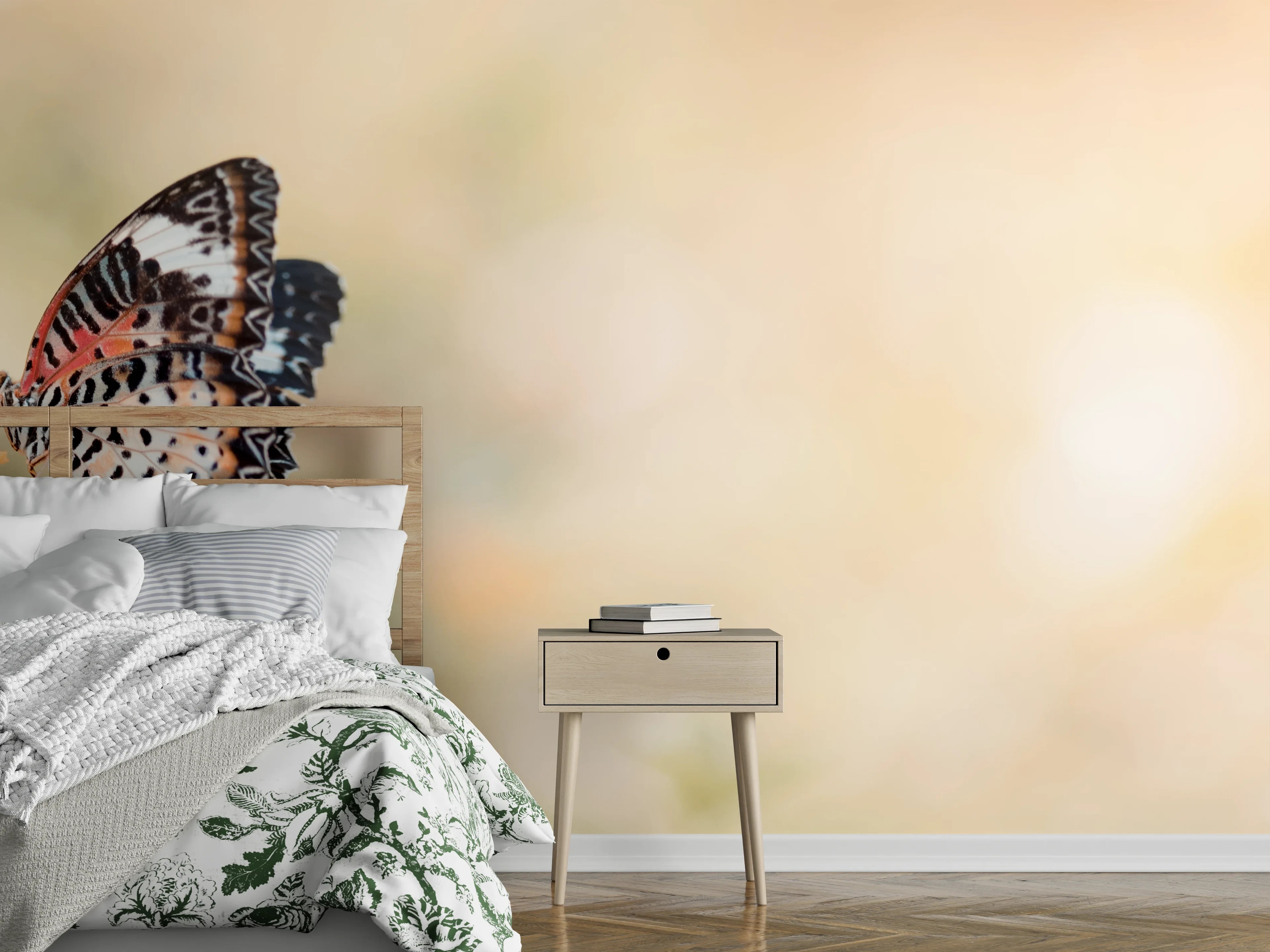 Wandverkleidung Schlafzimmer - Schmetterling auf eine orangene Blume