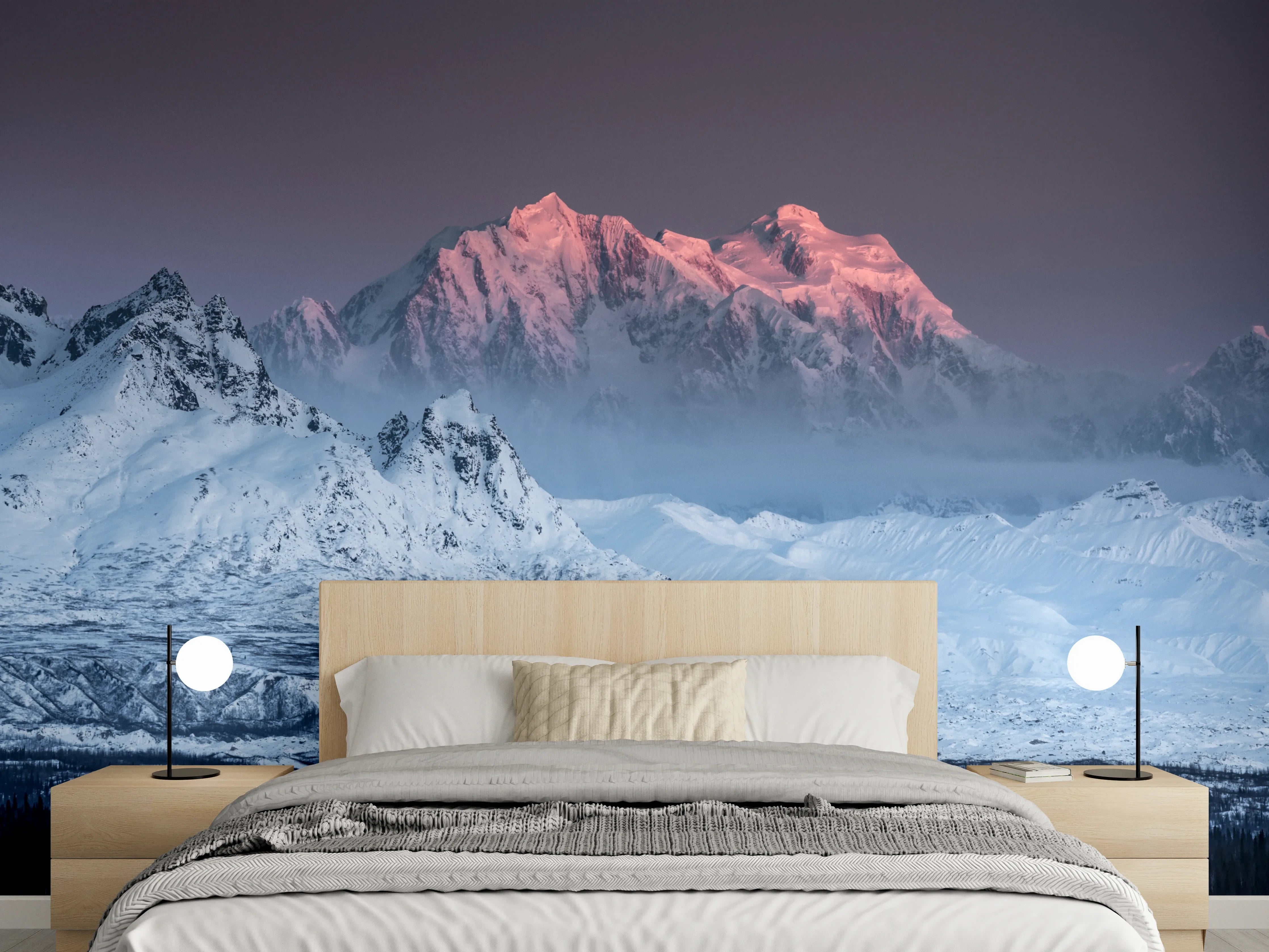 Wandverkleidung Schlafzimmer - Schneebedeckte Berglandschaft im Sonnenaufgang