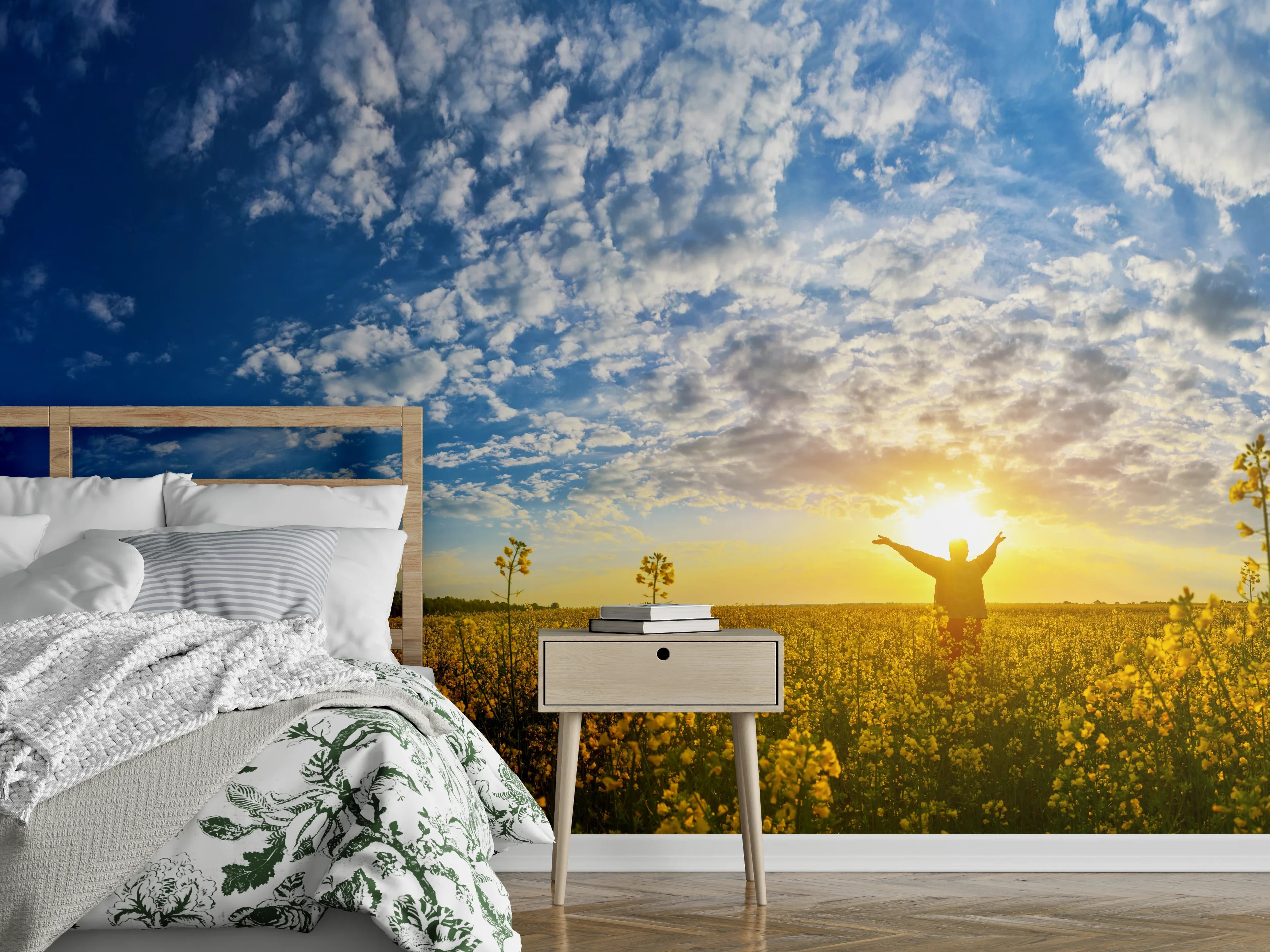 Wandverkleidung Schlafzimmer - Sommerliche Blumenwiese unter blauem Himmel
